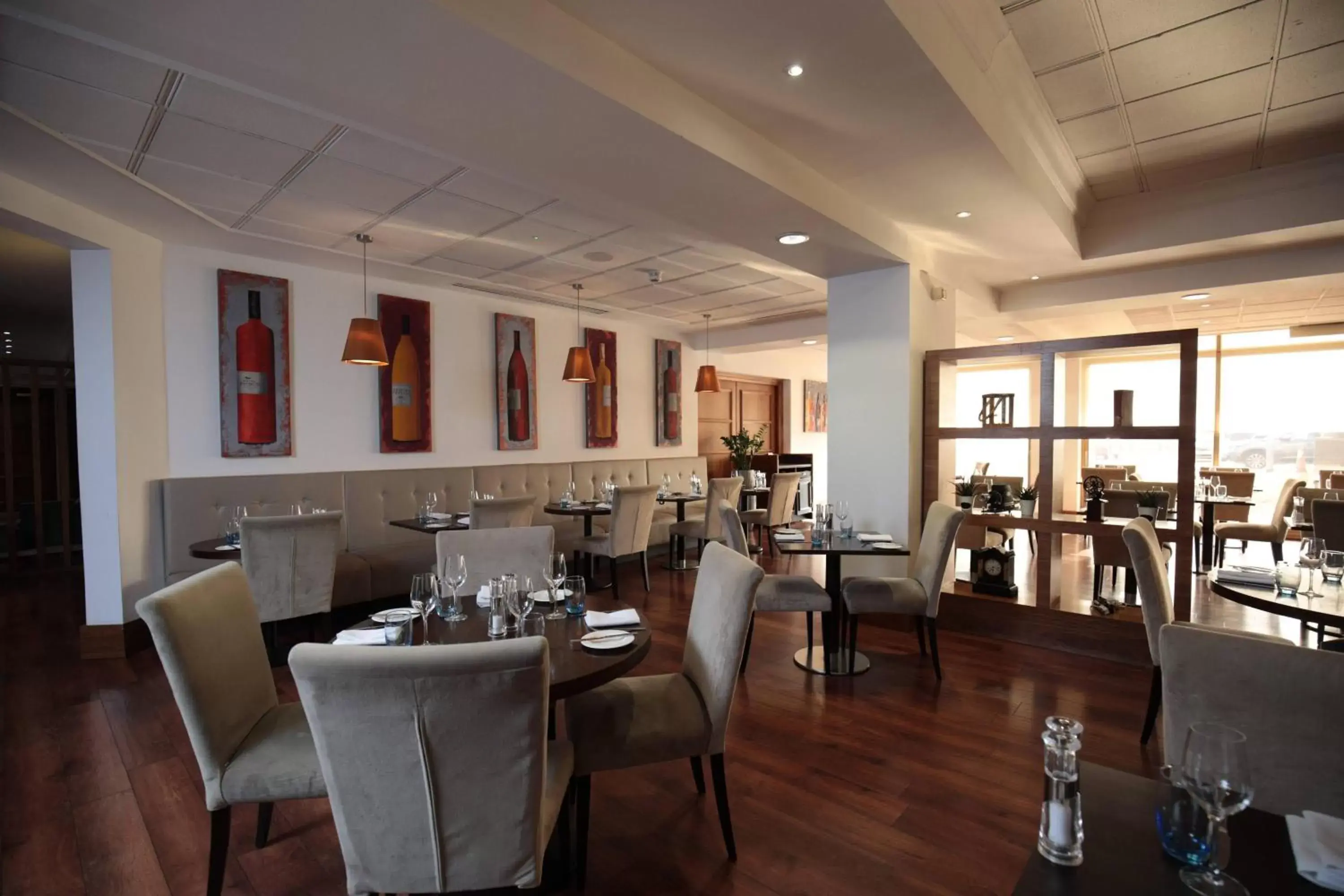 Restaurant/Places to Eat in Renaissance London Heathrow Hotel