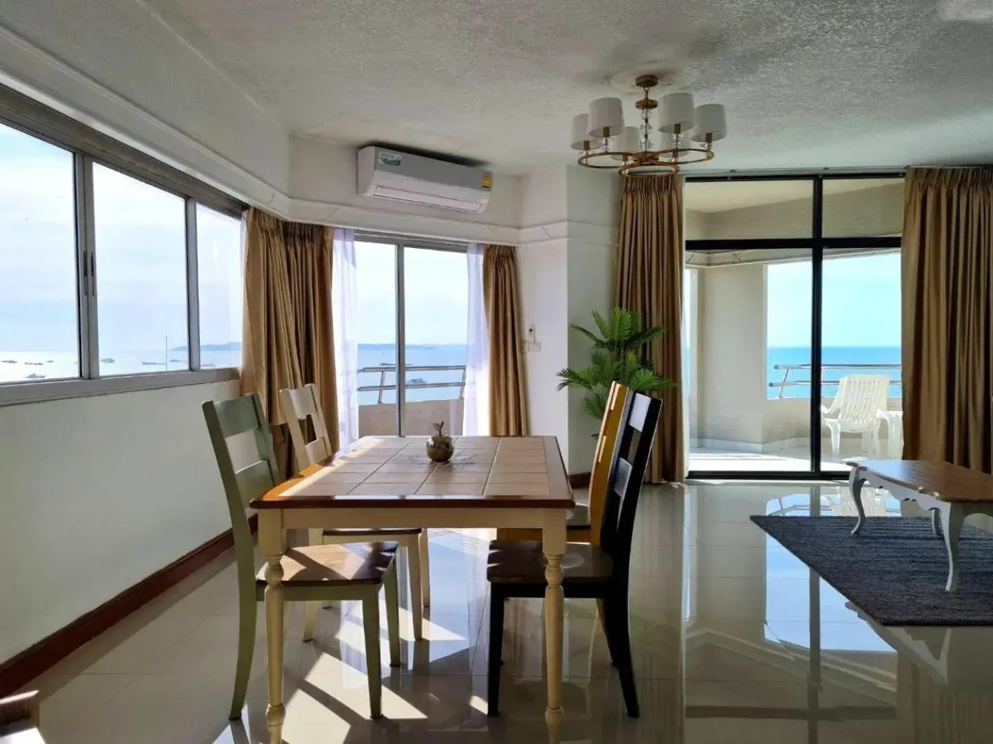 Dining area, Sea View in Markland Beach View