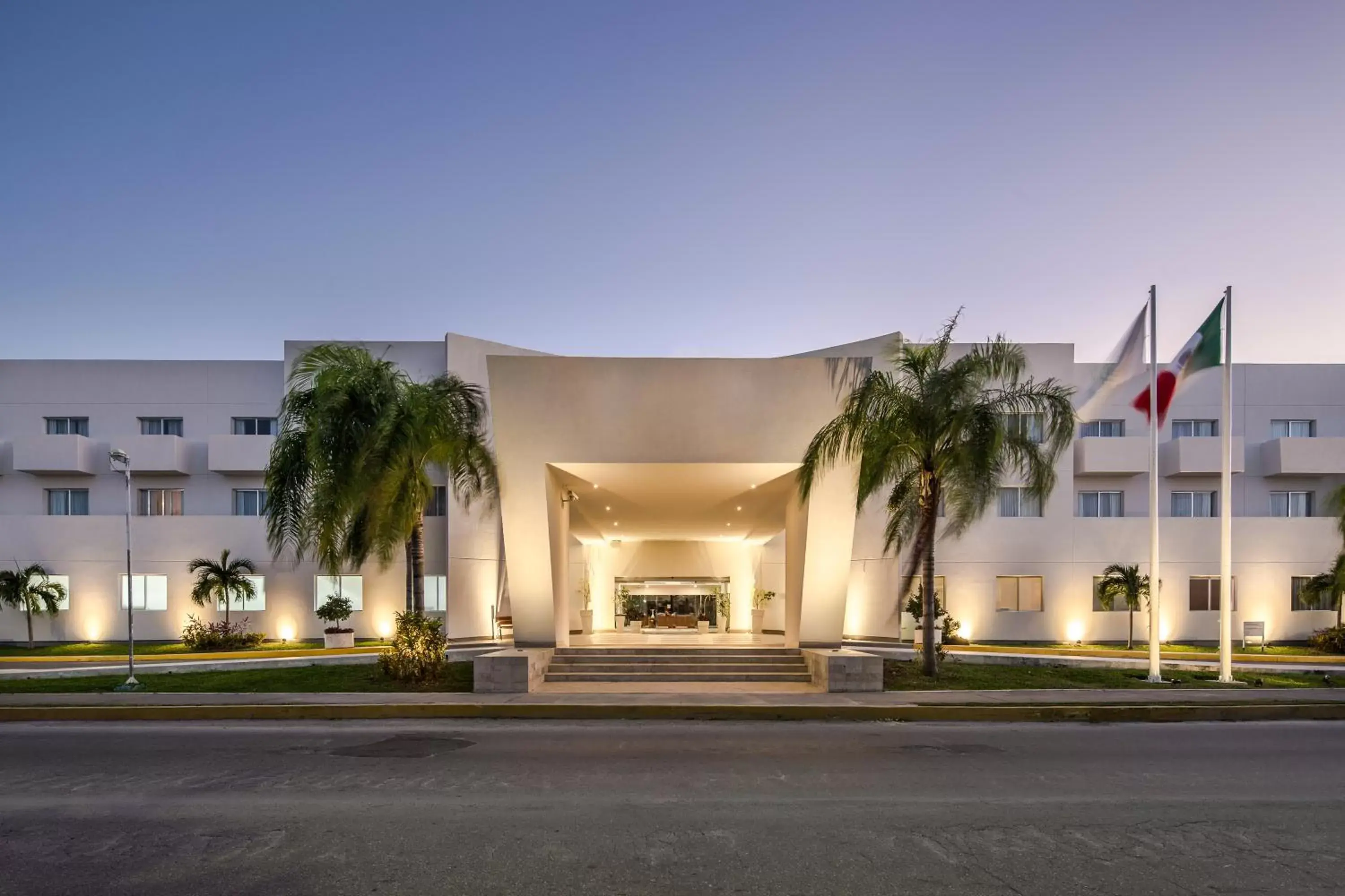 Property building in Wyndham Garden Playa del Carmen Property building in Wyndham Garden Playa del Carmen