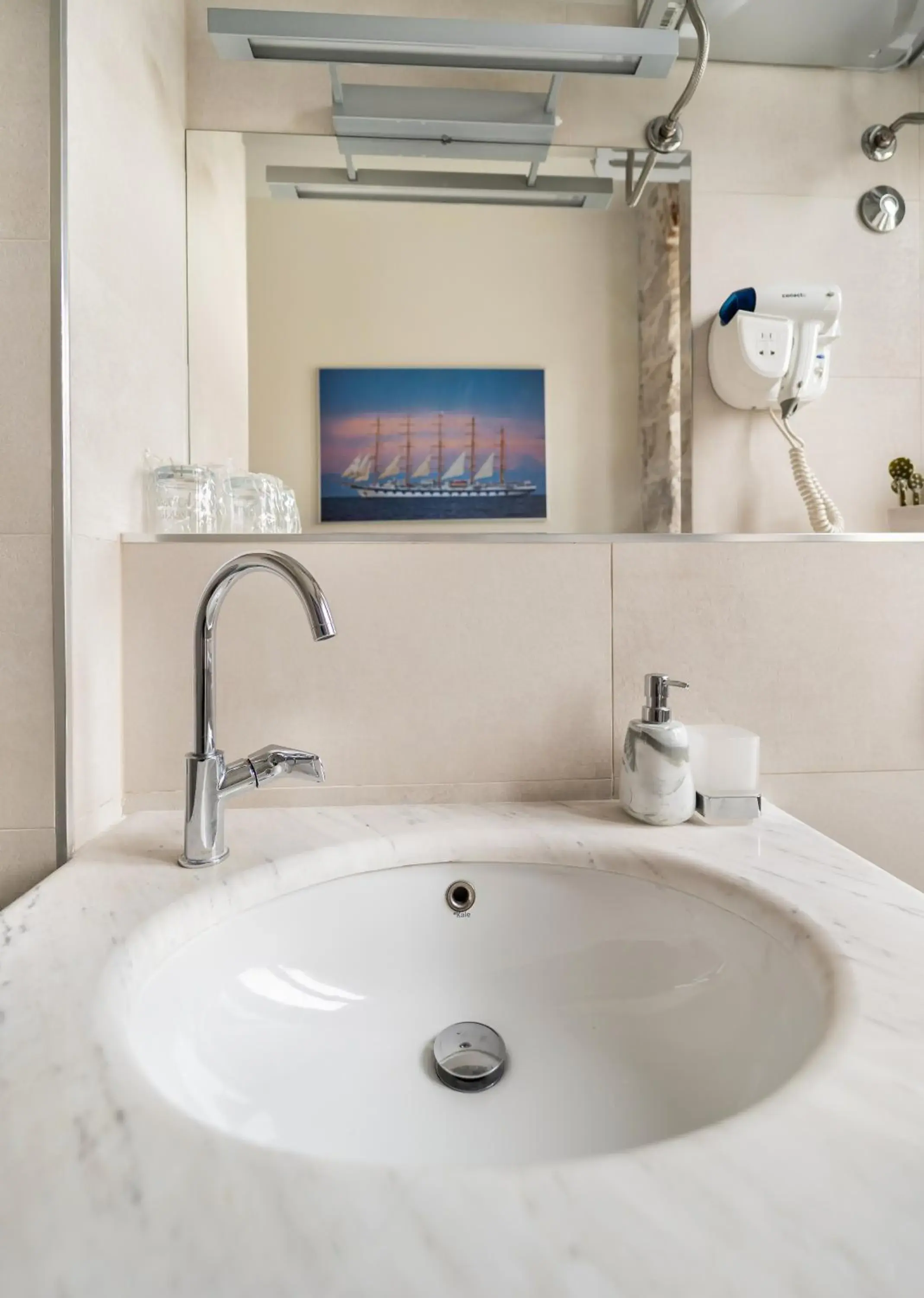 Bathroom in Tifani Luxury Rooms