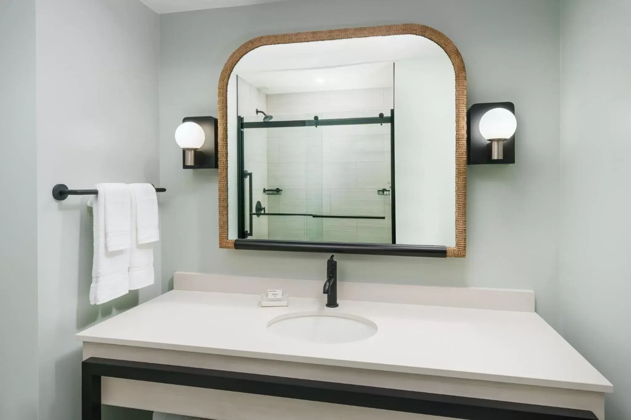 Bathroom in Holiday Inn Resort Lumina on Wrightsville Beach, an IHG Hotel