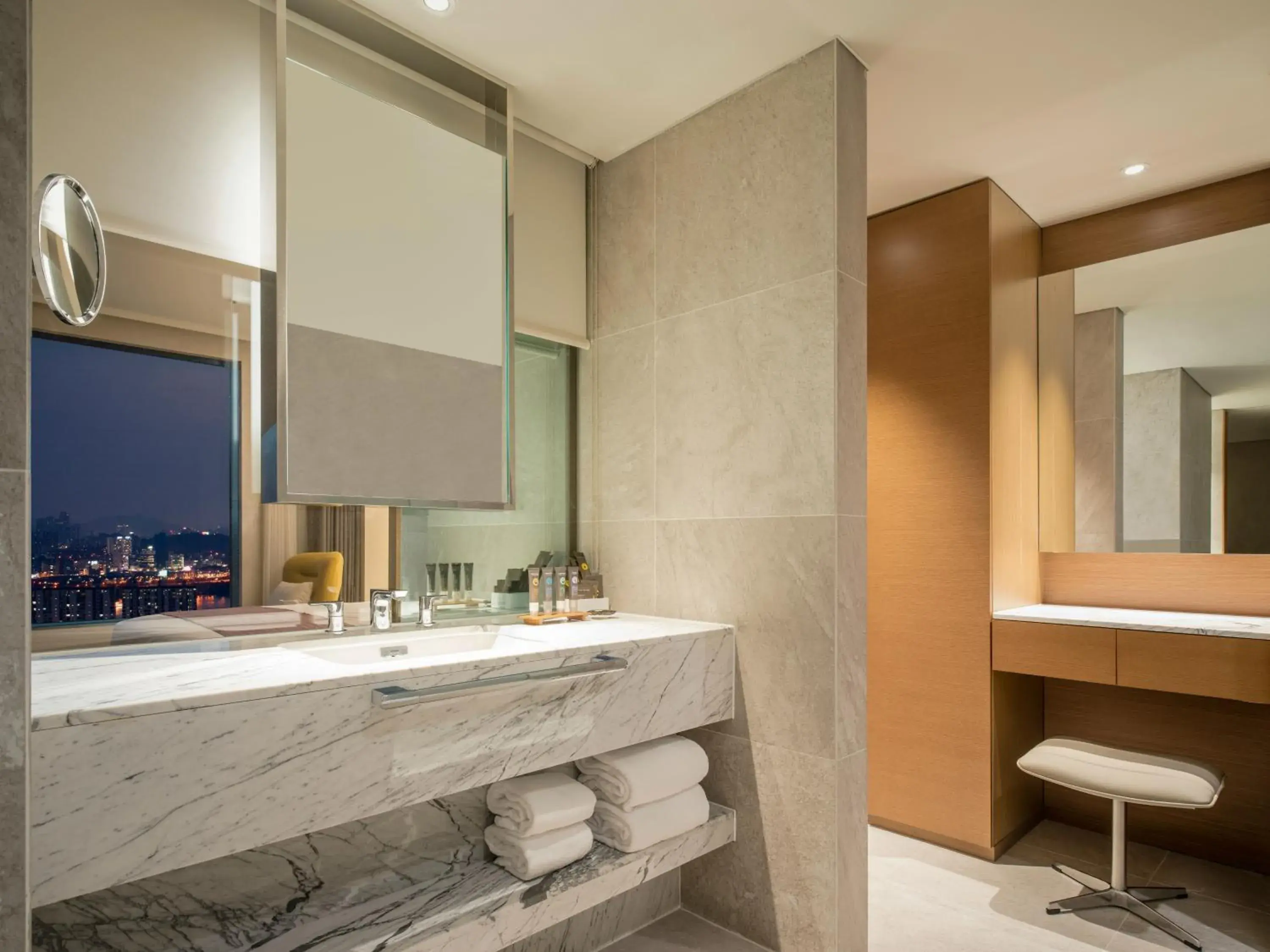 Toilet, Bathroom in Novotel Suites Ambassador Seoul Yongsan