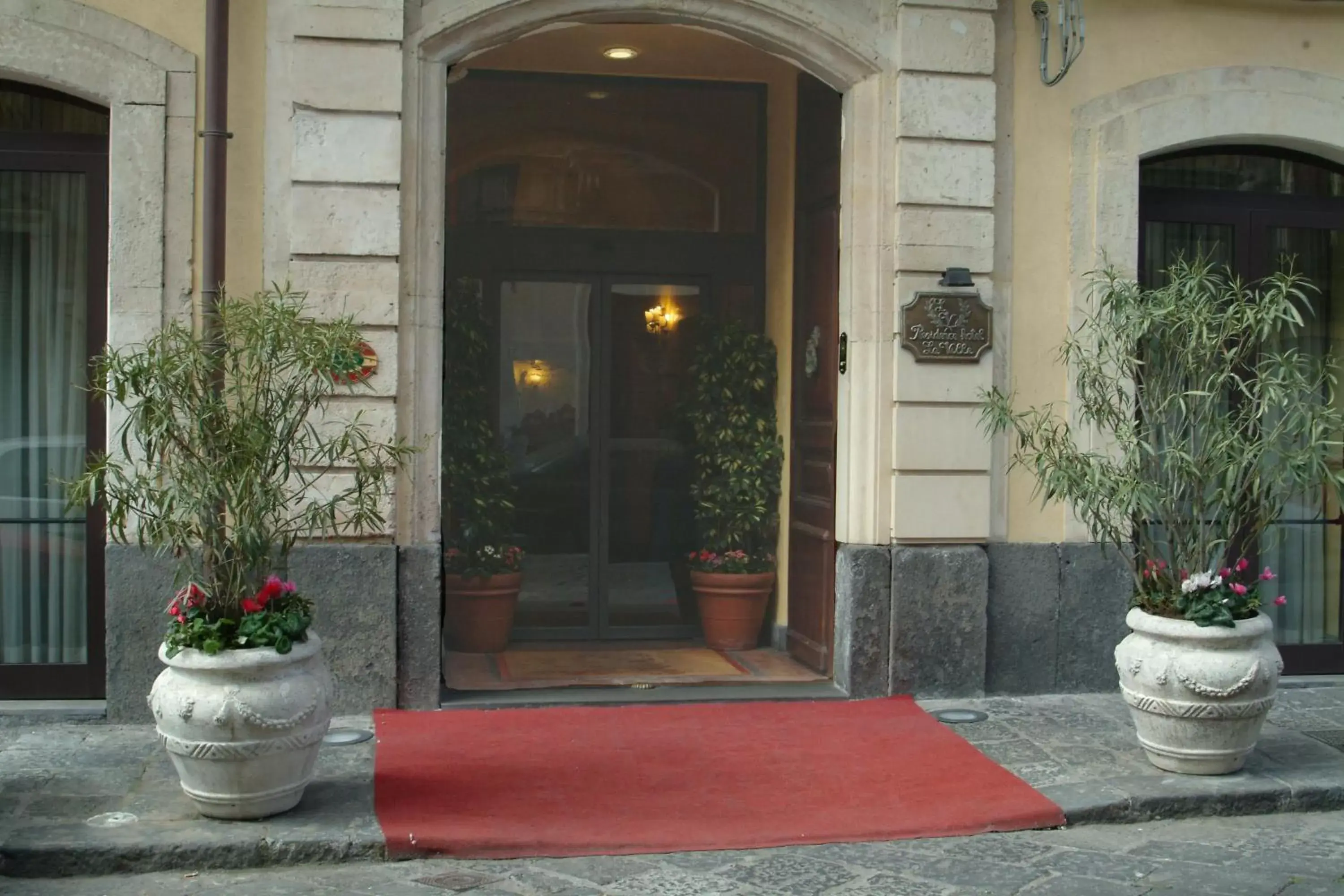 Facade/entrance in Hotel La Ville