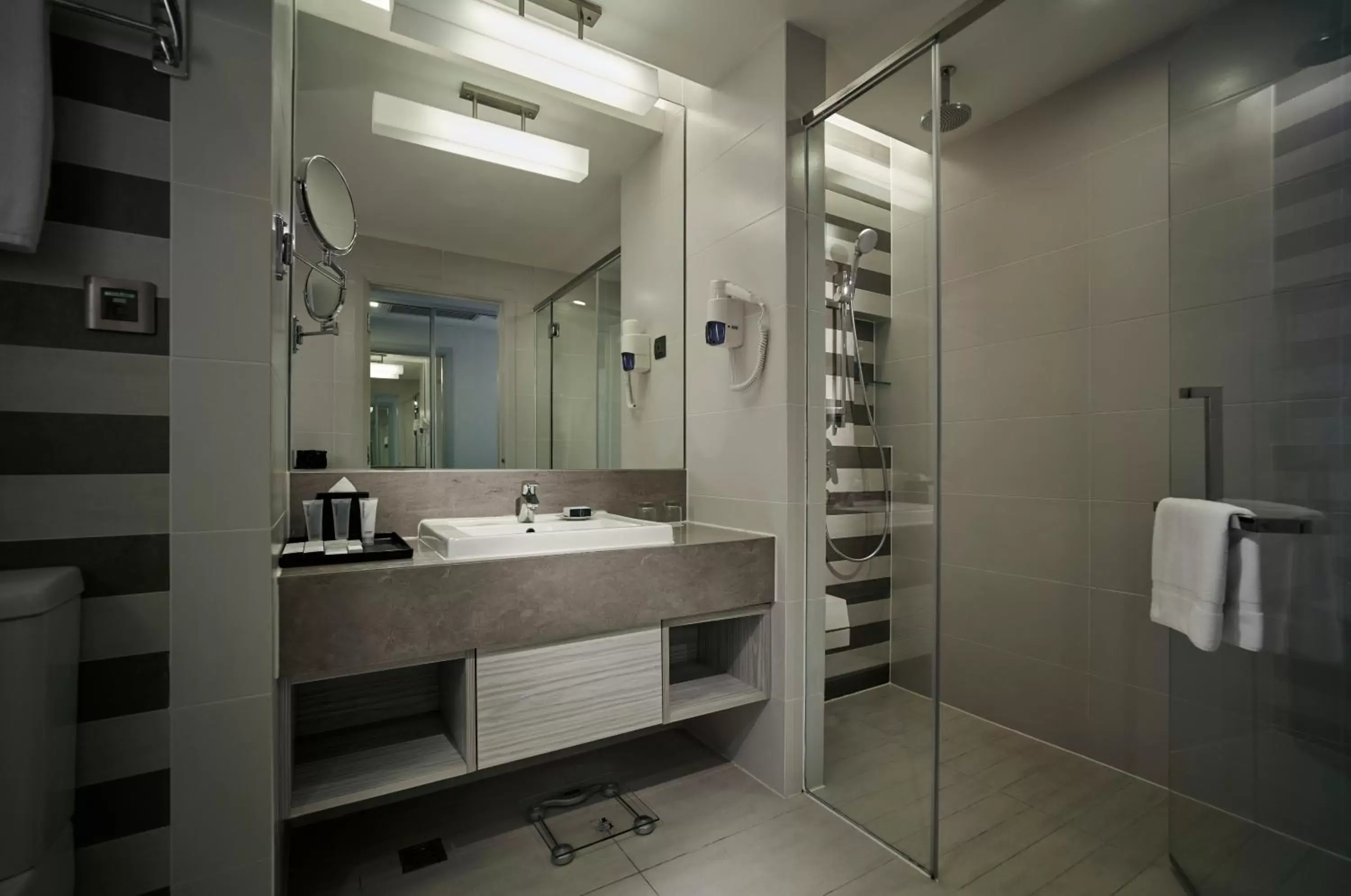 Shower, Bathroom in Sunway Putra Hotel Kuala Lumpur