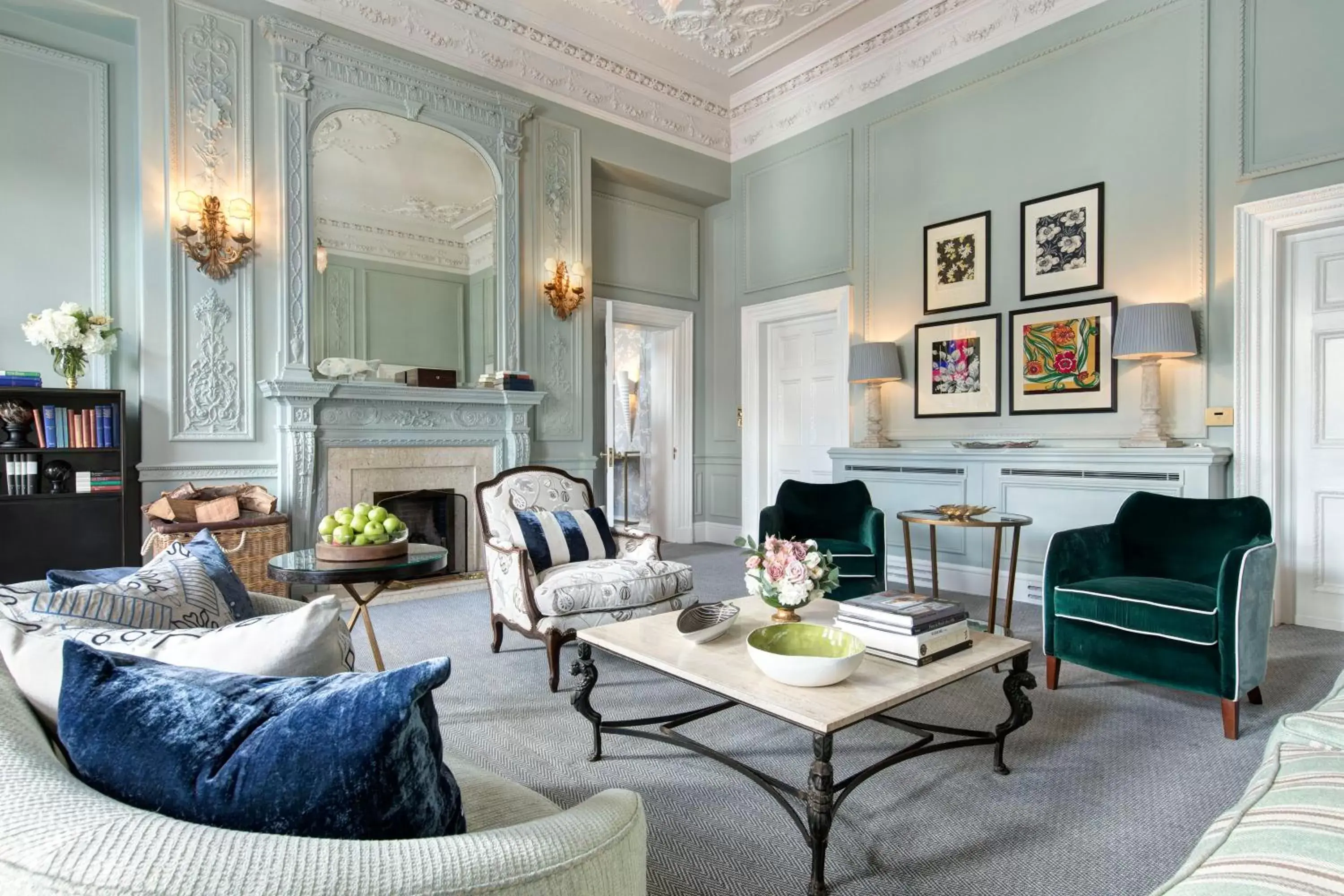 Living room, Seating Area in The Balmoral Hotel