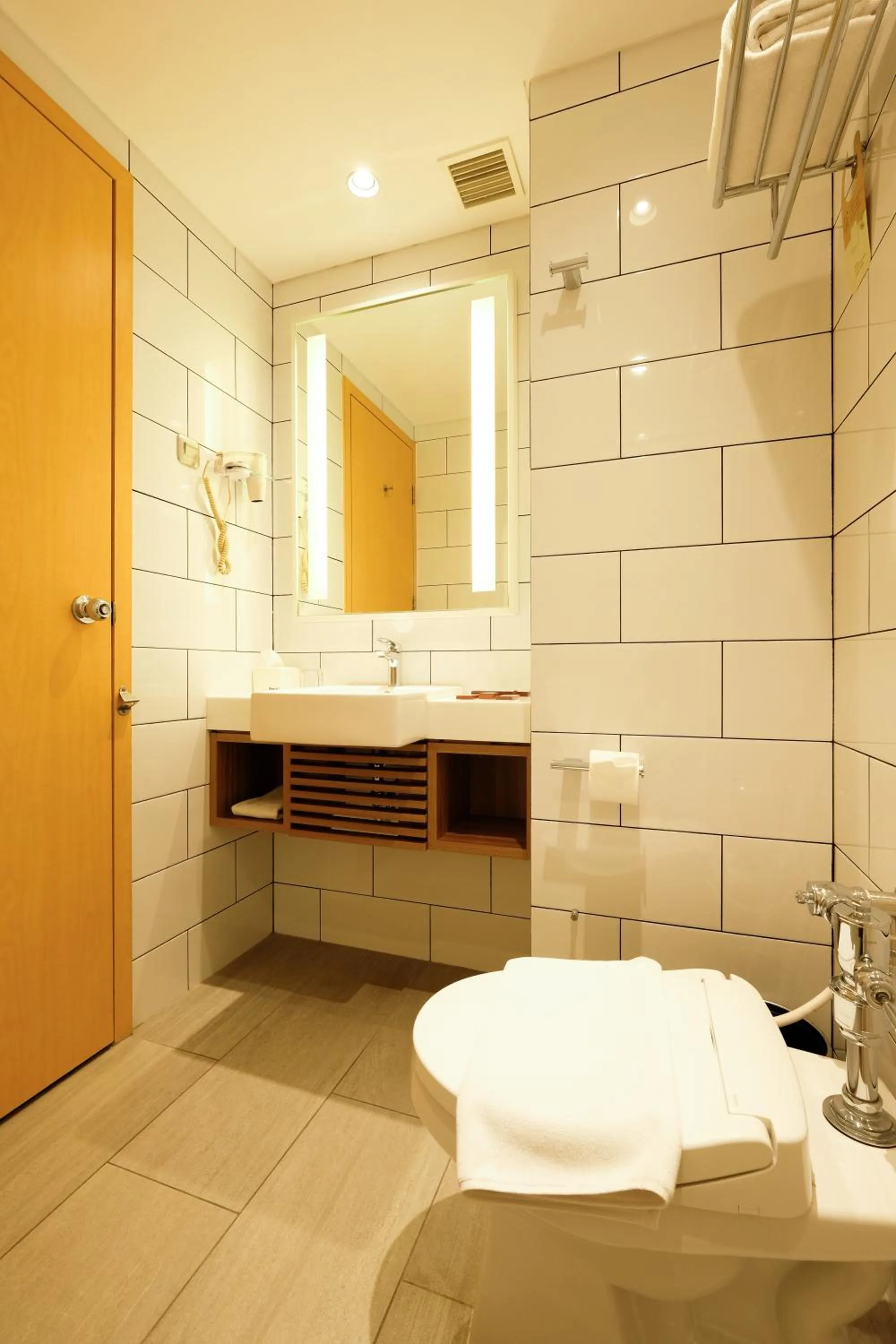 Bathroom in Ibis Jakarta Arcadia