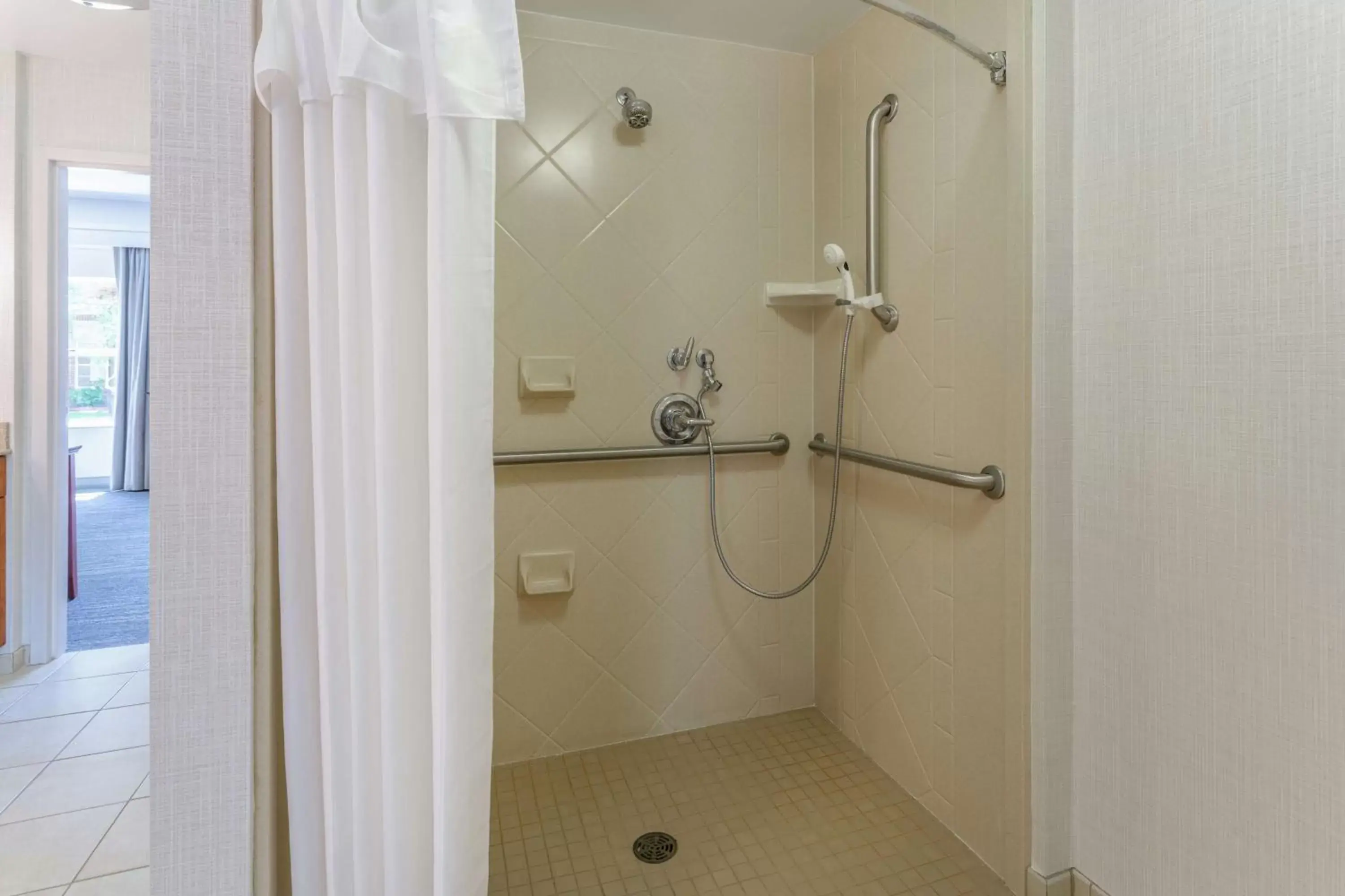 Bathroom in Homewood Suites by Hilton Albany