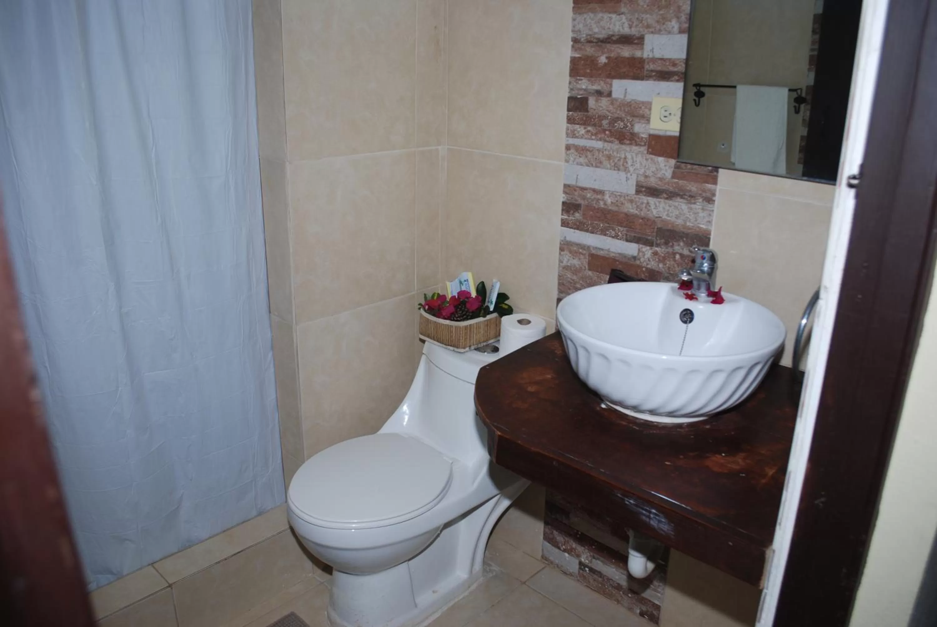 Bathroom in Hotel Rancho Constanza & Cabañas de la Montaña