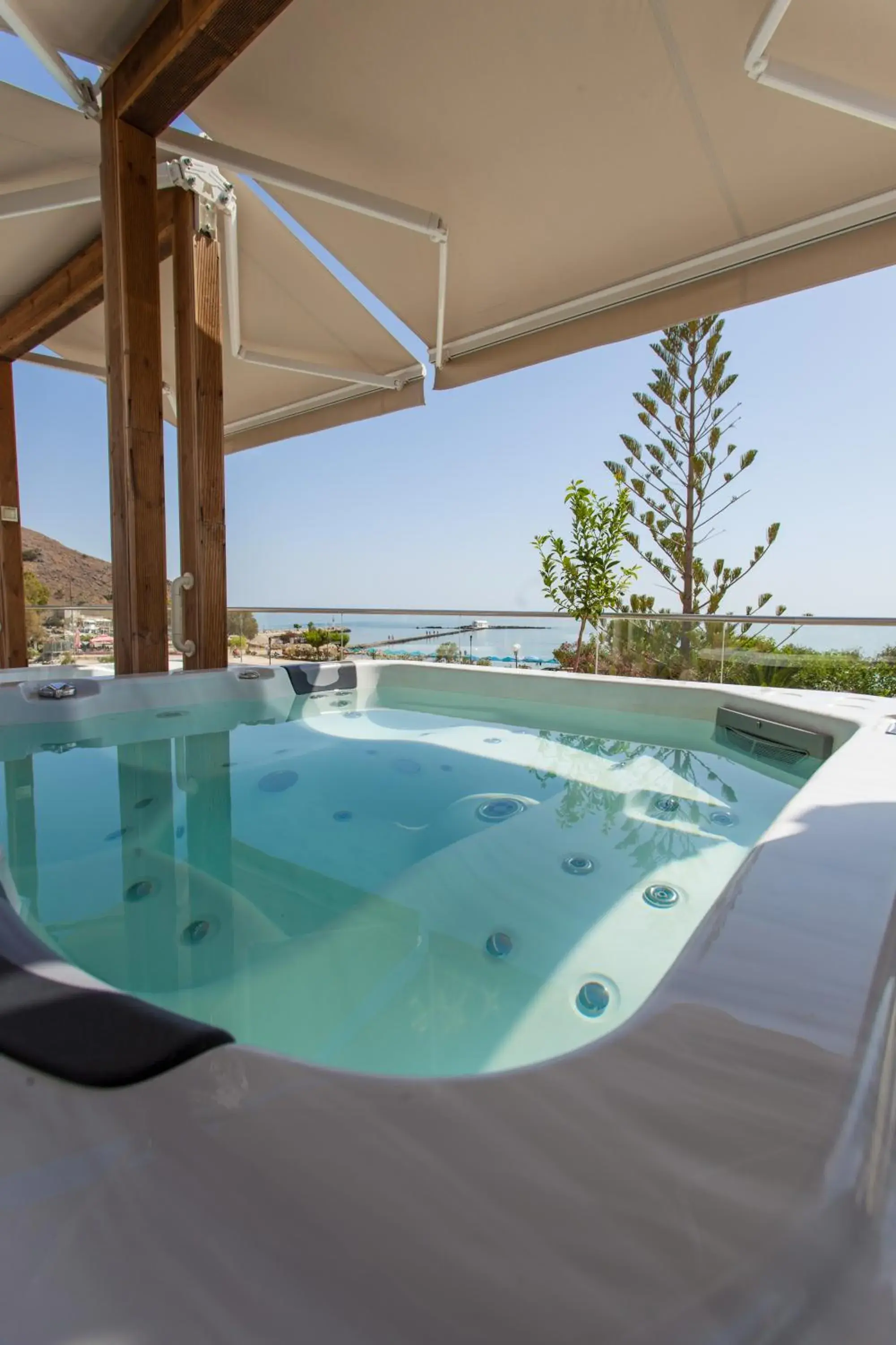 Hot Tub, Swimming Pool in Georgioupolis Beach Hotel