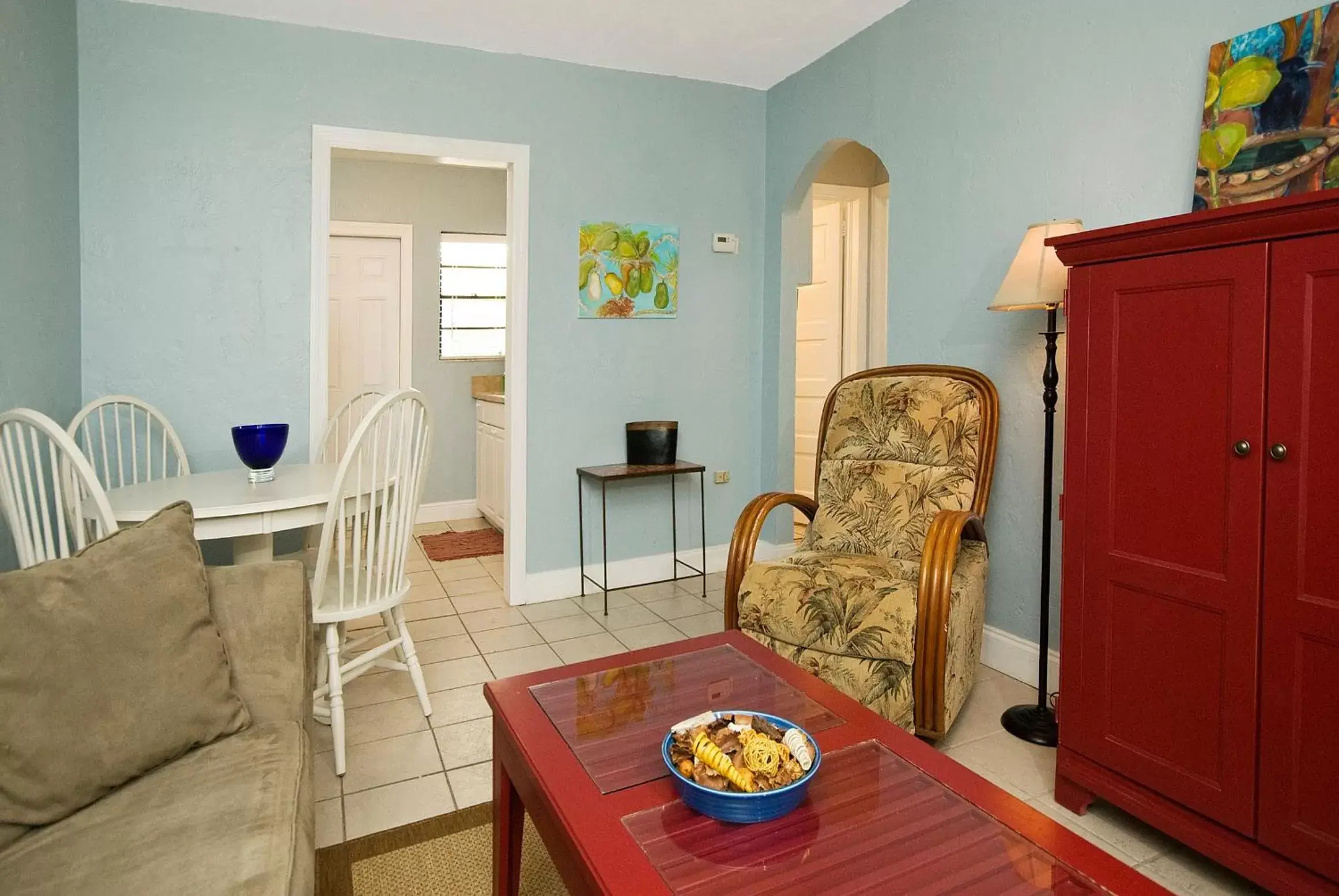 Living room, Dining Area in Beach Place Guesthouses