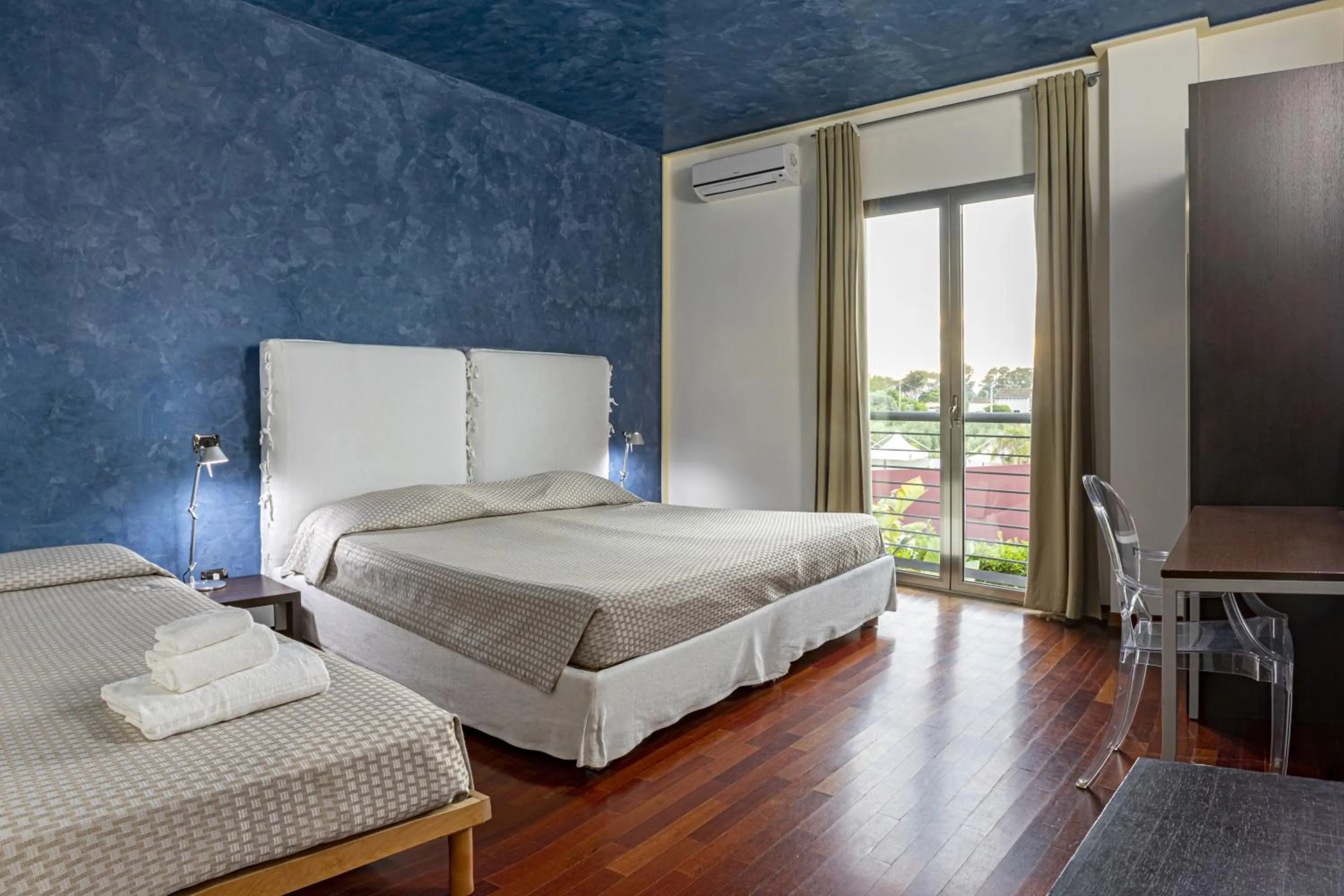 Bedroom in Albatros Hotel