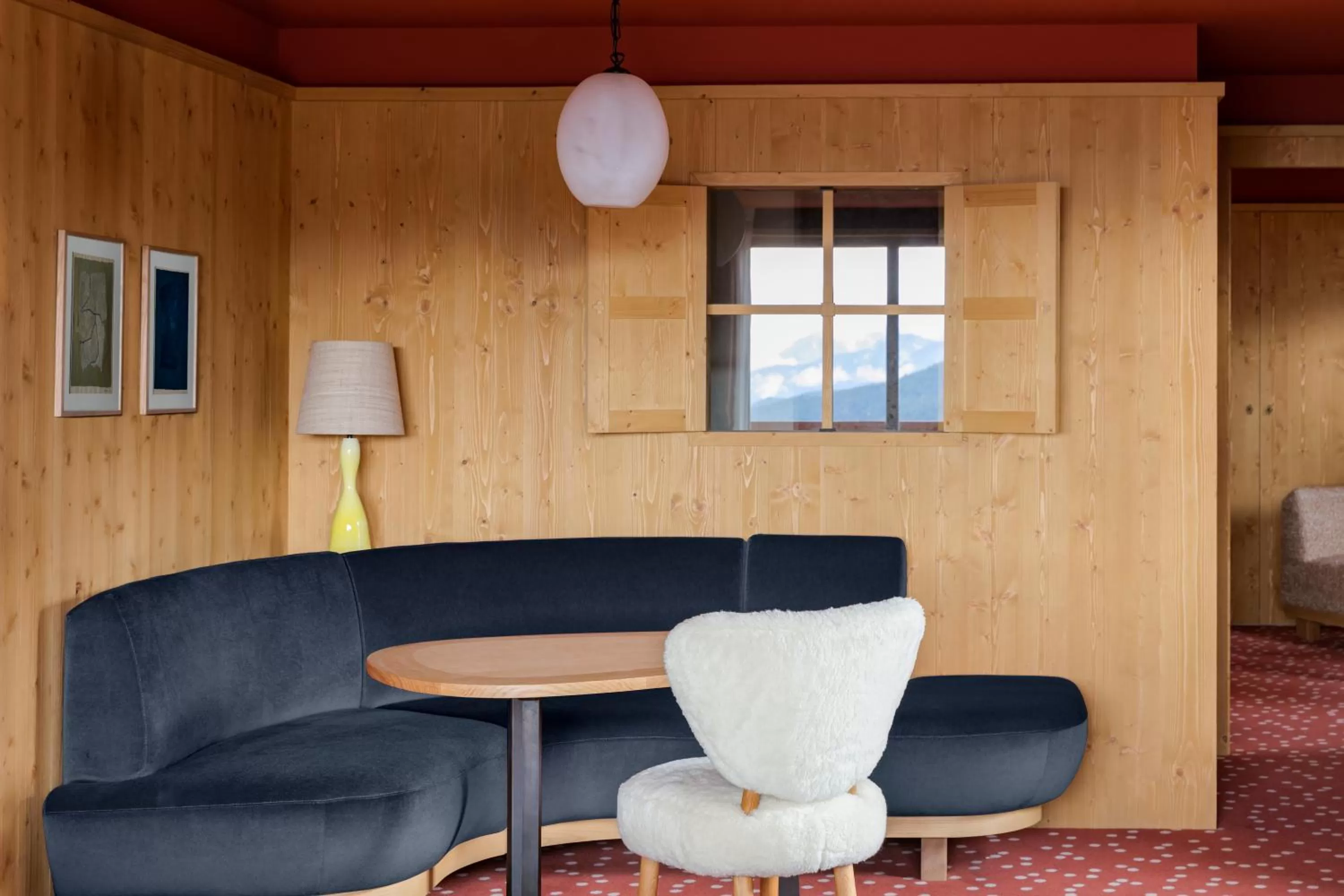 Seating area in Hotel Le Coucou Méribel