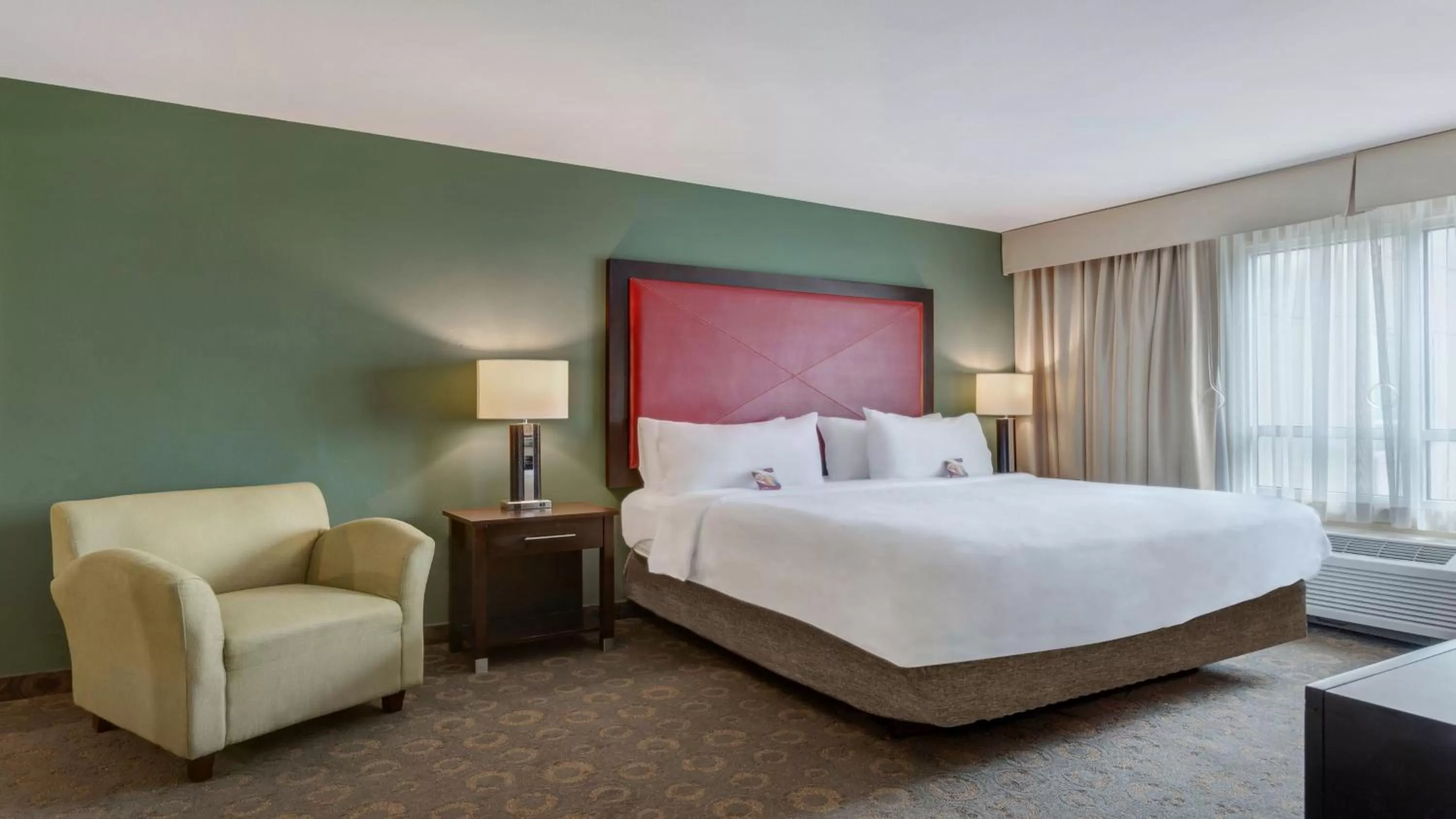 Photo of the whole room, Bed in Crowne Plaza Houston Galleria Area by IHG
