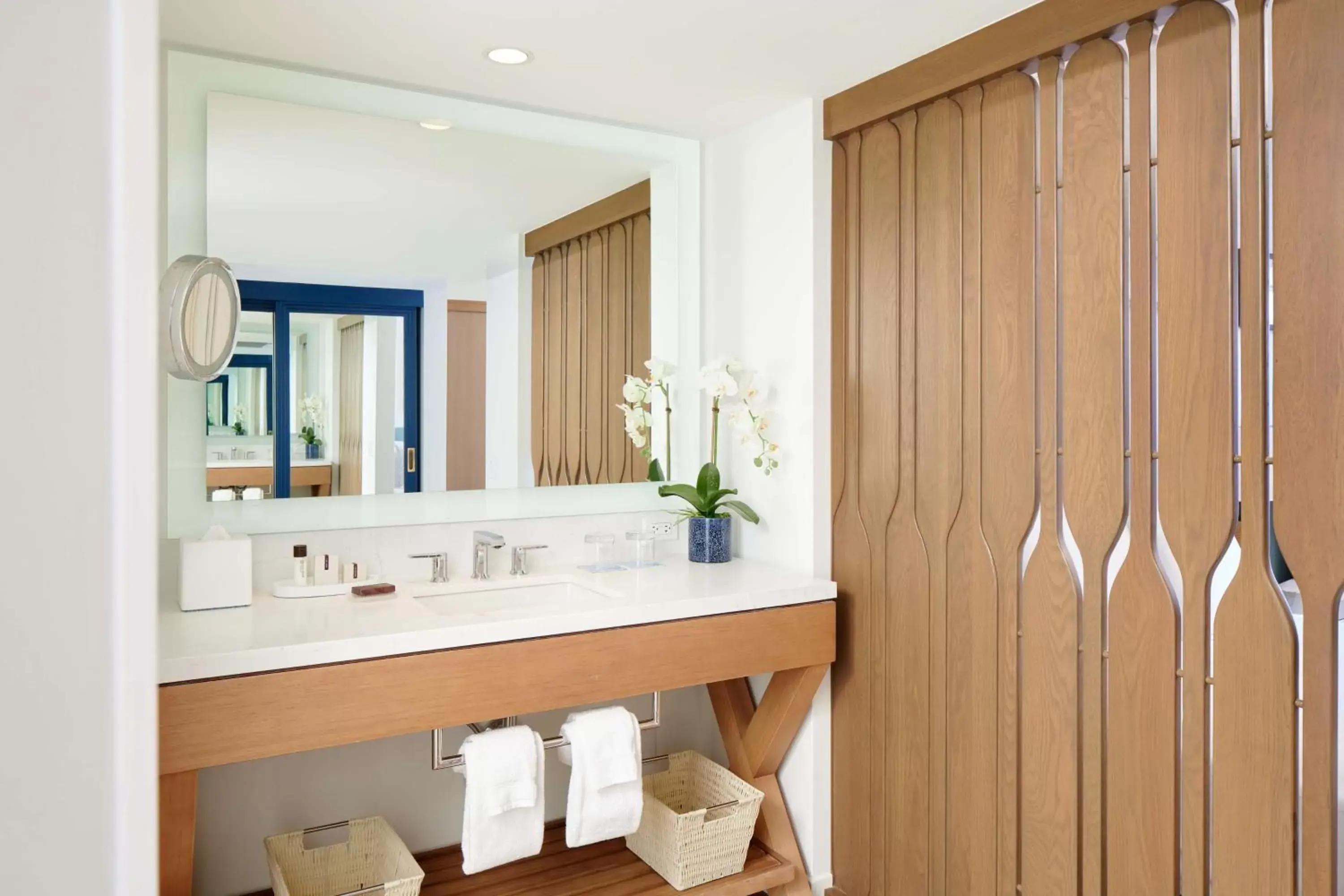 Bathroom in OUTRIGGER Reef Waikiki Beach Resort