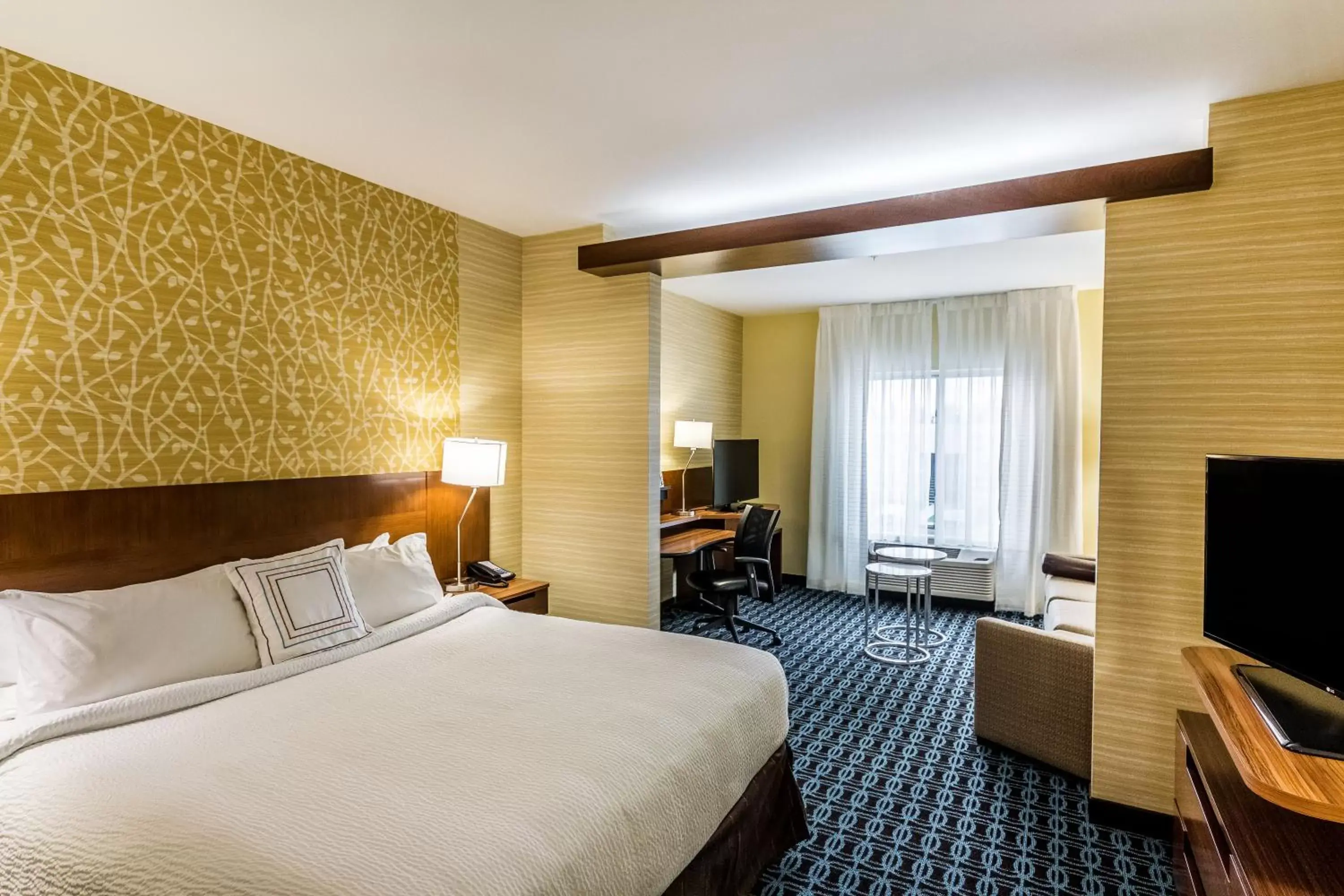 Bed in Fairfield Inn & Suites by Marriott Butte