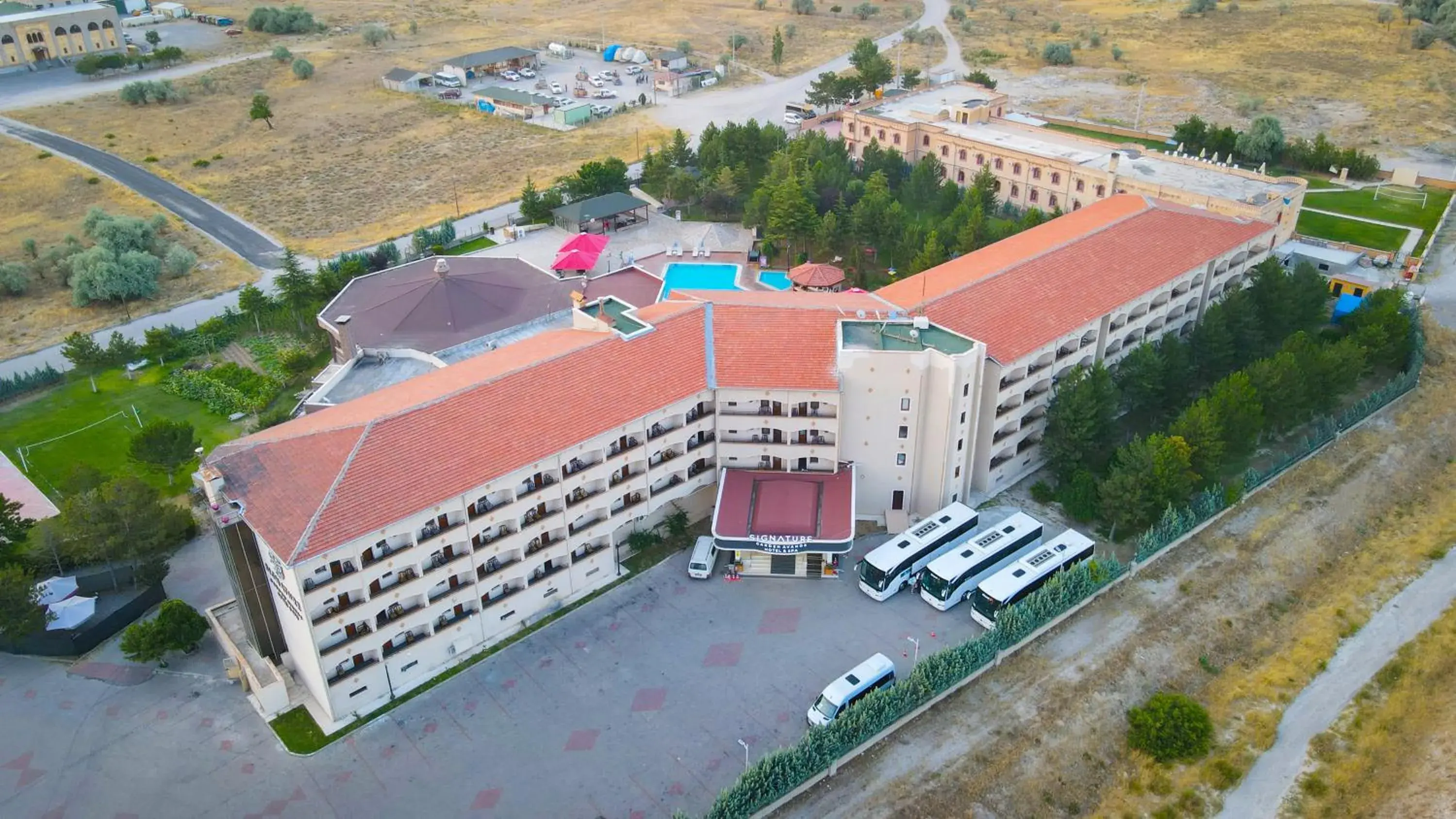 Property building, Bird's-eye View in SIGNATURE GARDEN AVANOS Hotel & SPA