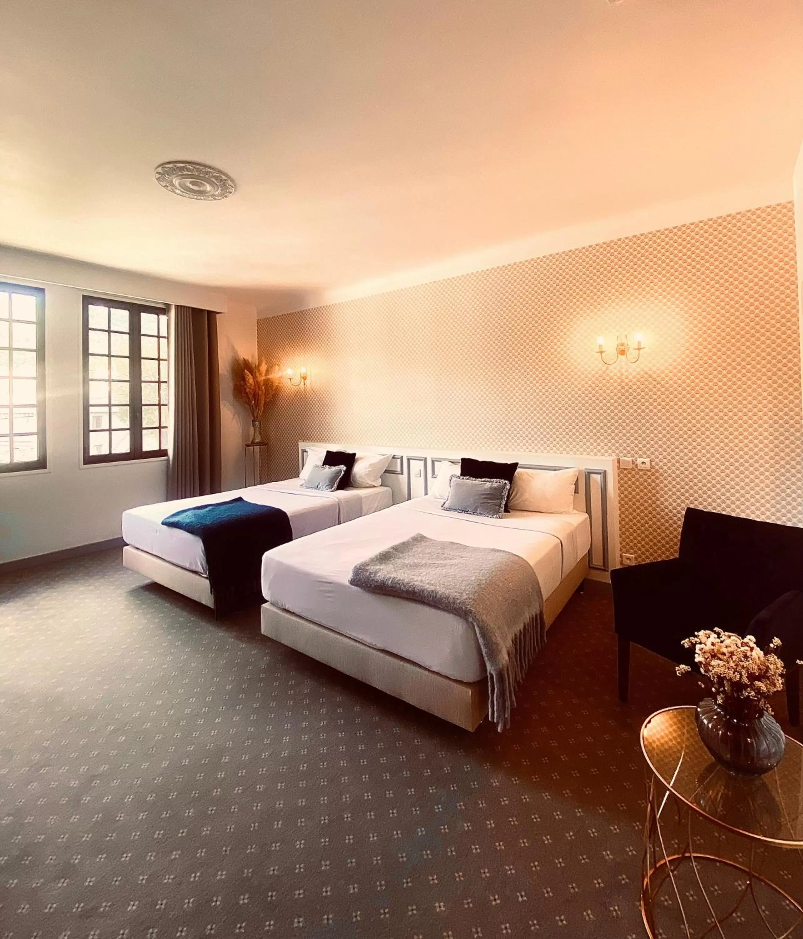 Bedroom, Bed in Château de Fontager