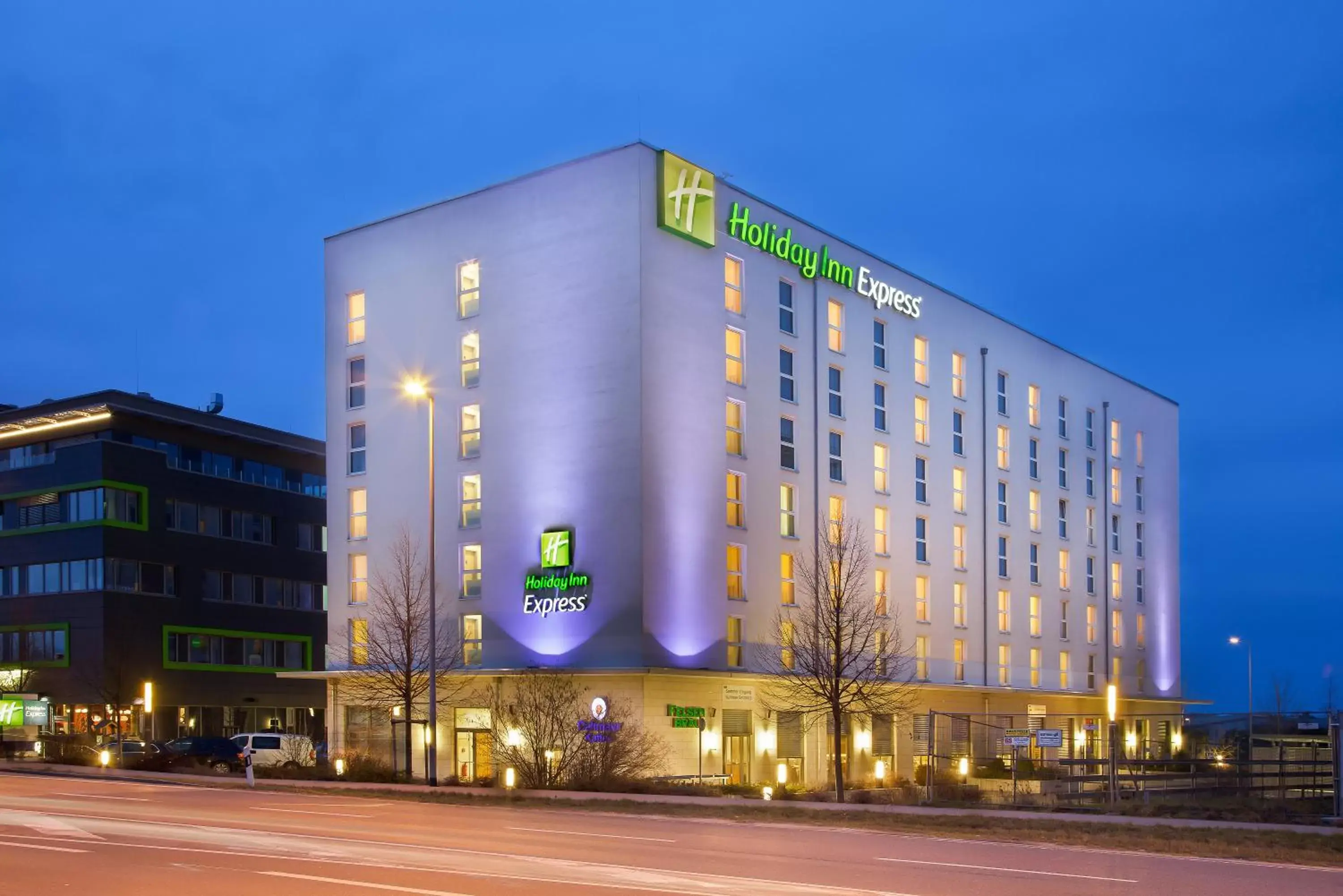 Property Building in Holiday Inn Express Nürnberg-Schwabach