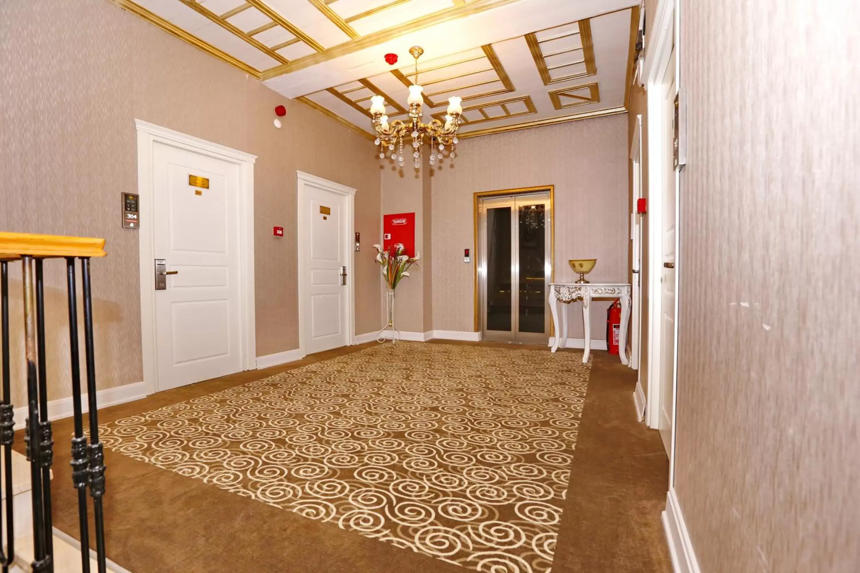 Decorative detail, Lobby/Reception in Diamond Royal Hotel