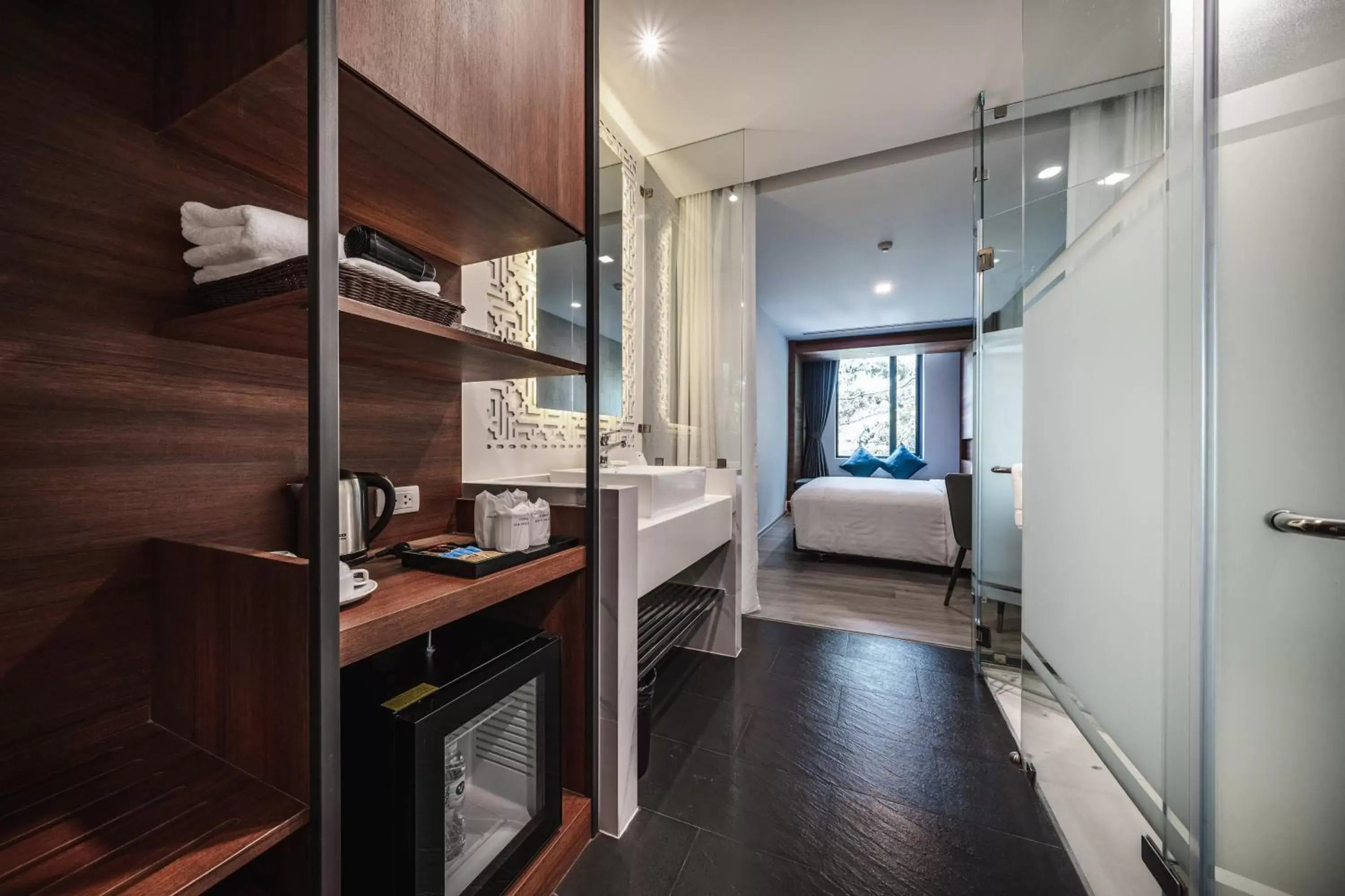 Bedroom, TV/Entertainment Center in VIX Bangkok at Victory Monument