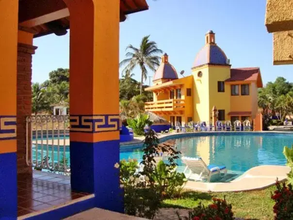 Swimming Pool in Canadian Resort Vallarta