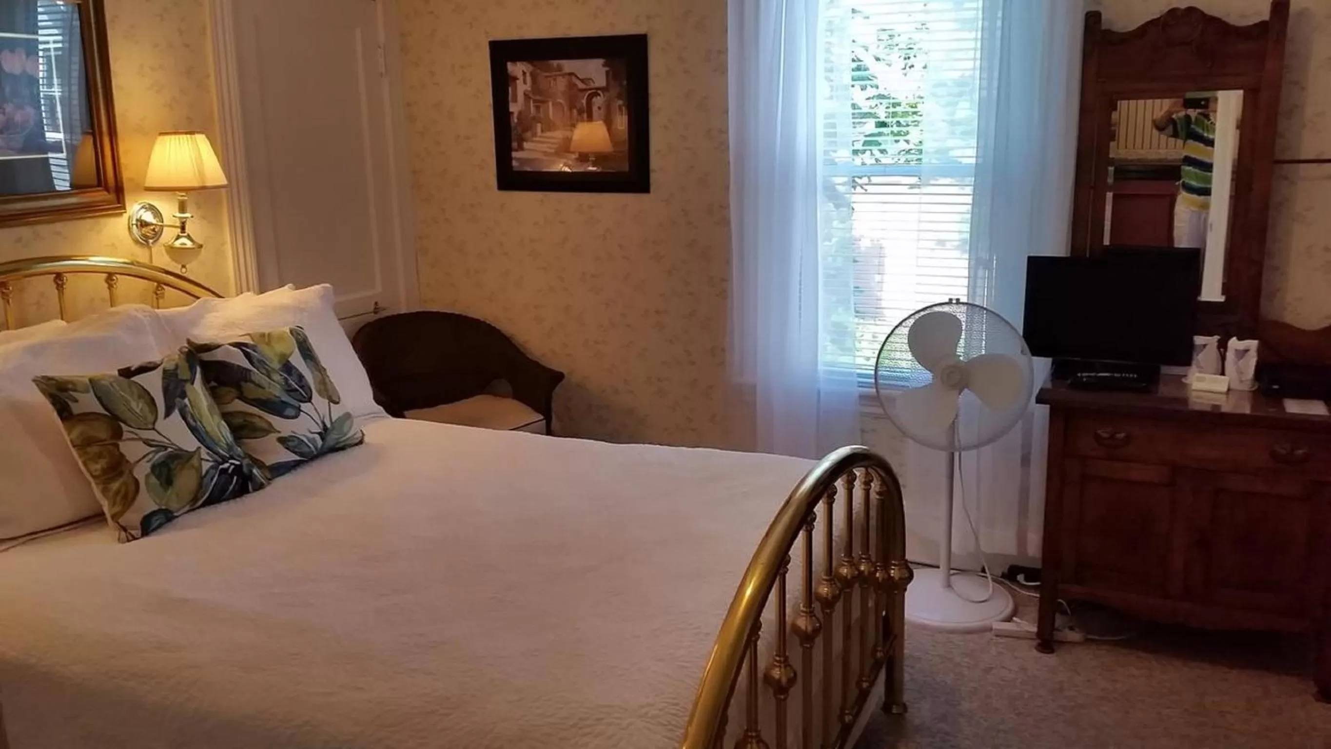 Day, Bed in Bayside Inn