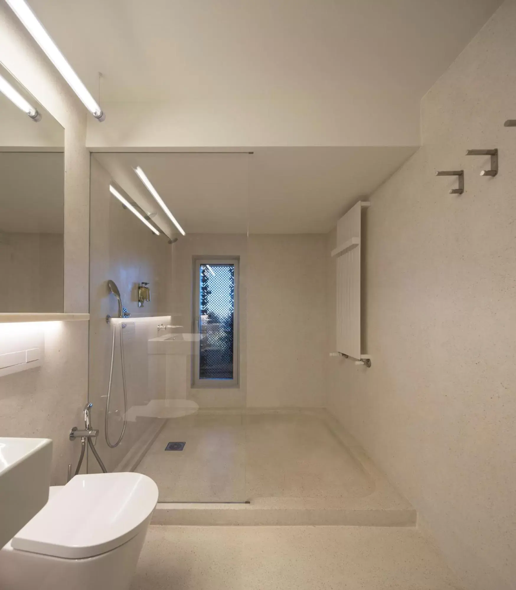 Shower, Bathroom in Casa de São Lourenço - Burel Mountain Hotels