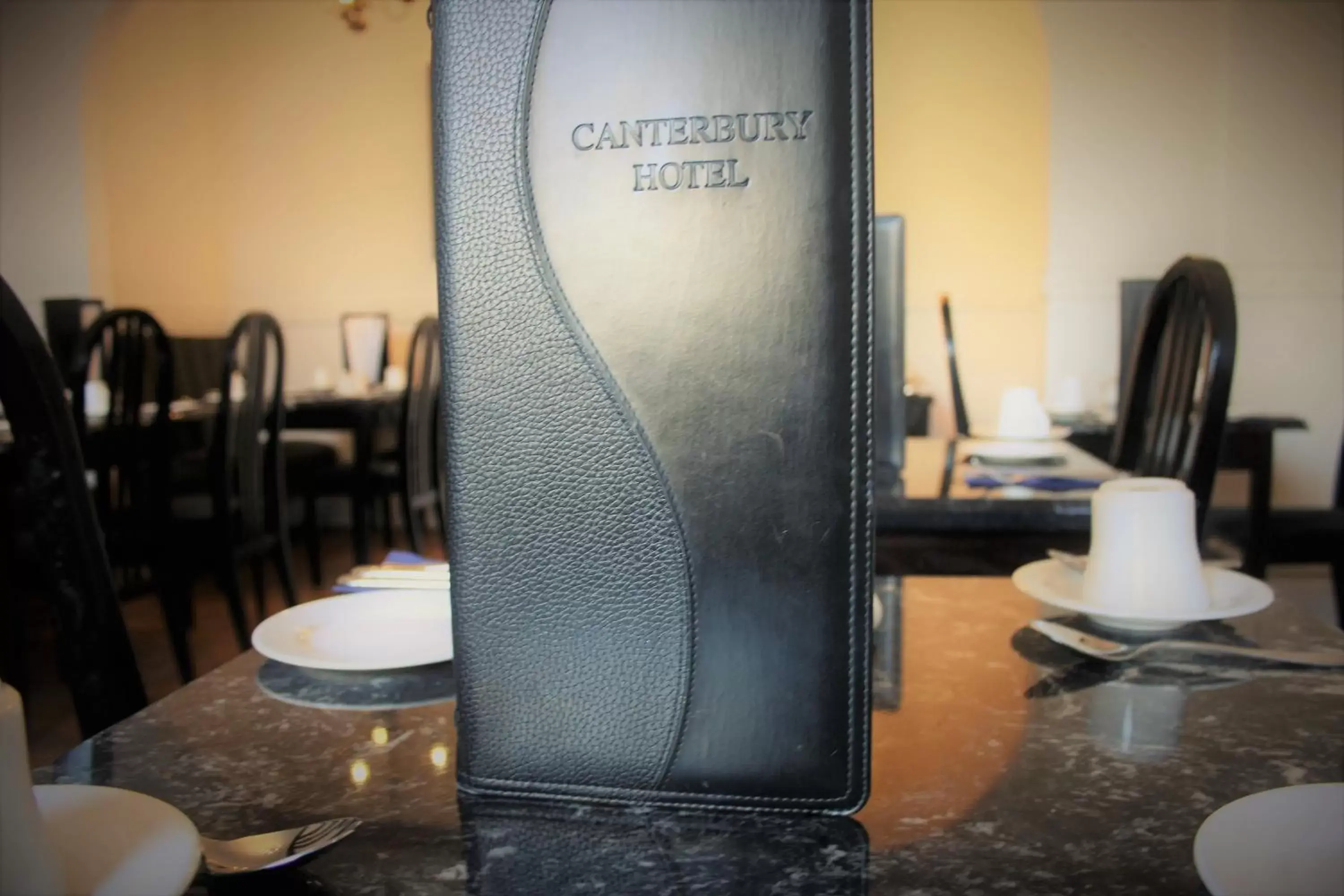 Restaurant/places to eat in Canterbury Hotel