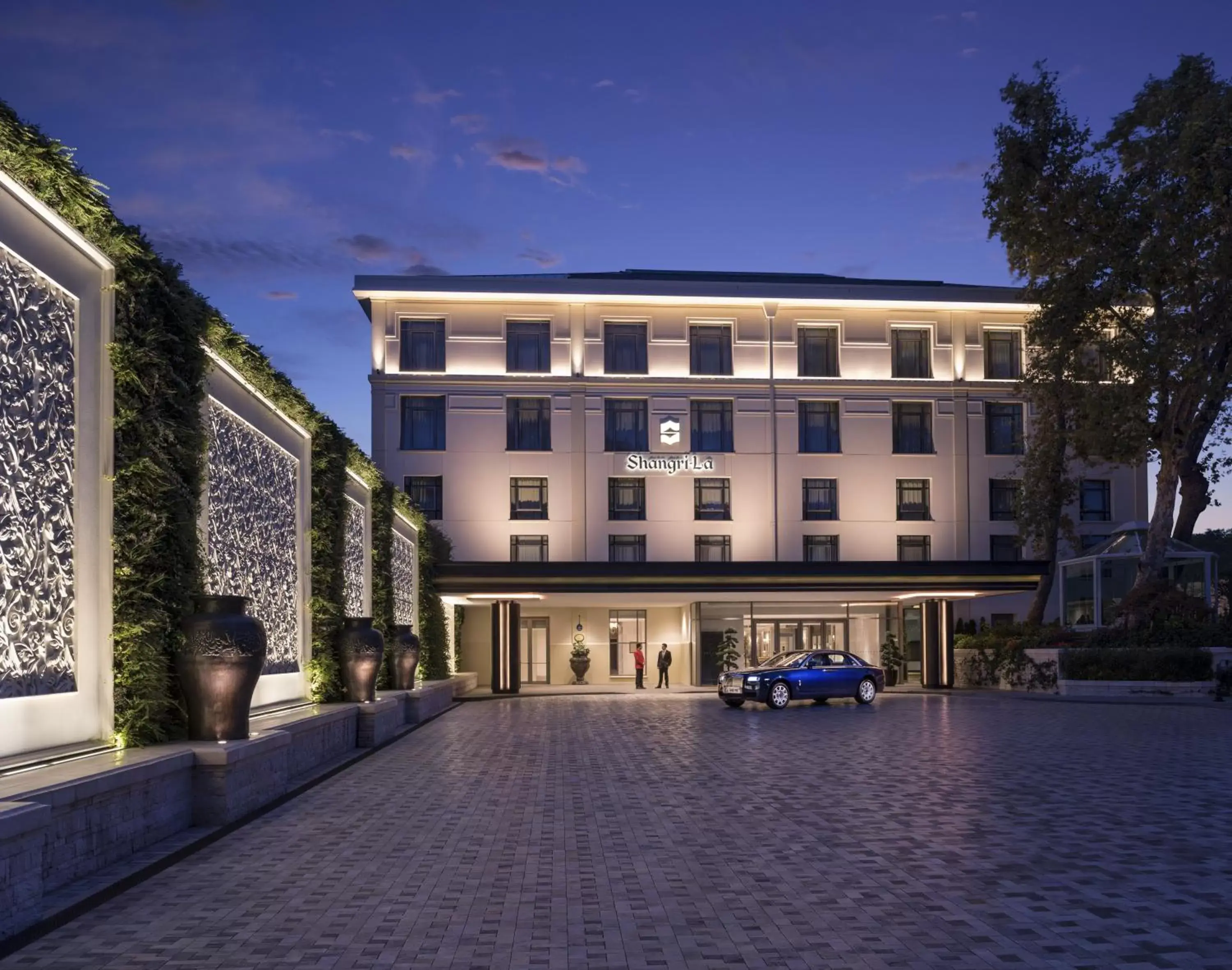 Facade/entrance in Shangri-La Bosphorus, Istanbul Facade/entrance in Shangri-La Bosphorus, Istanbul