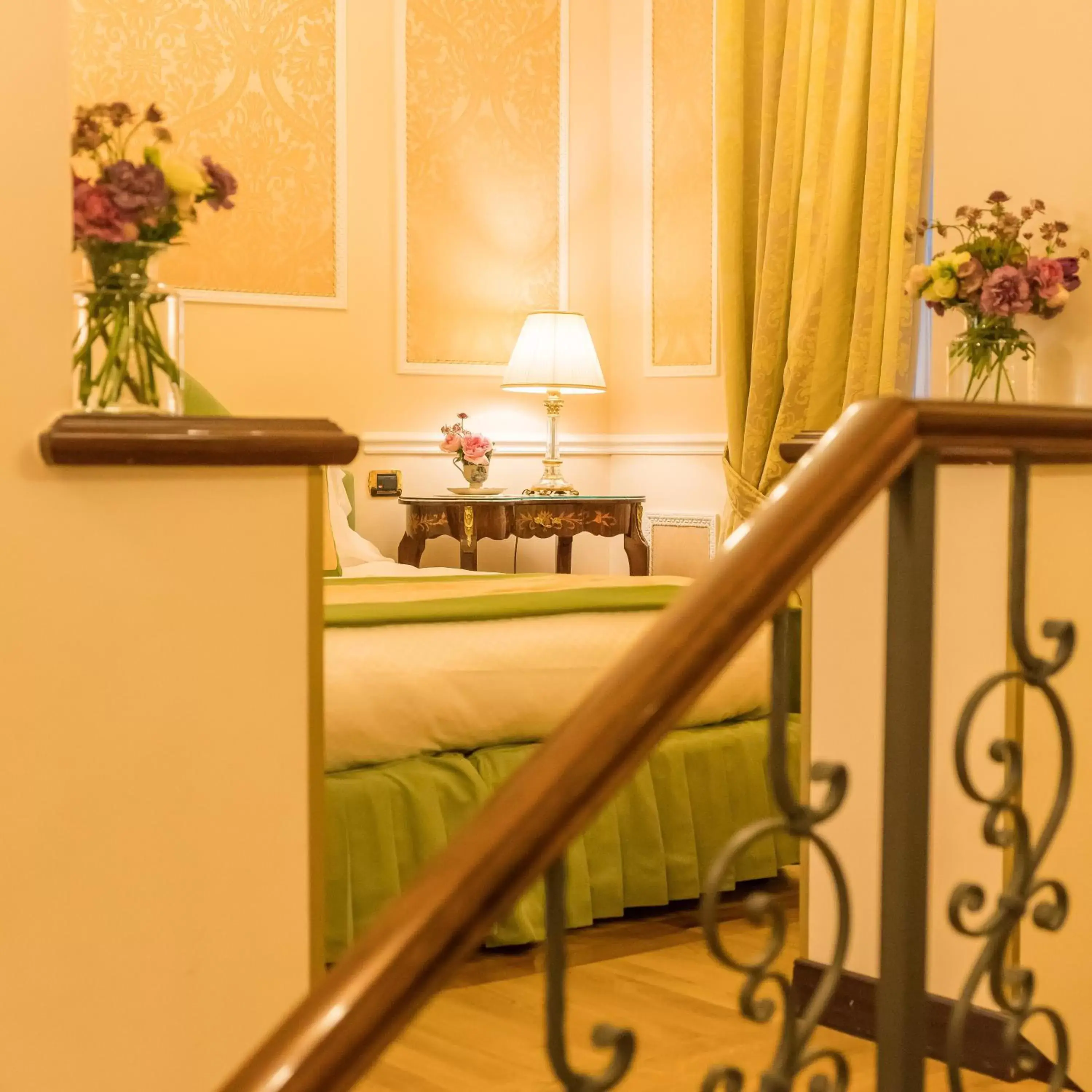 Bedroom in Hotel Bernini Palace