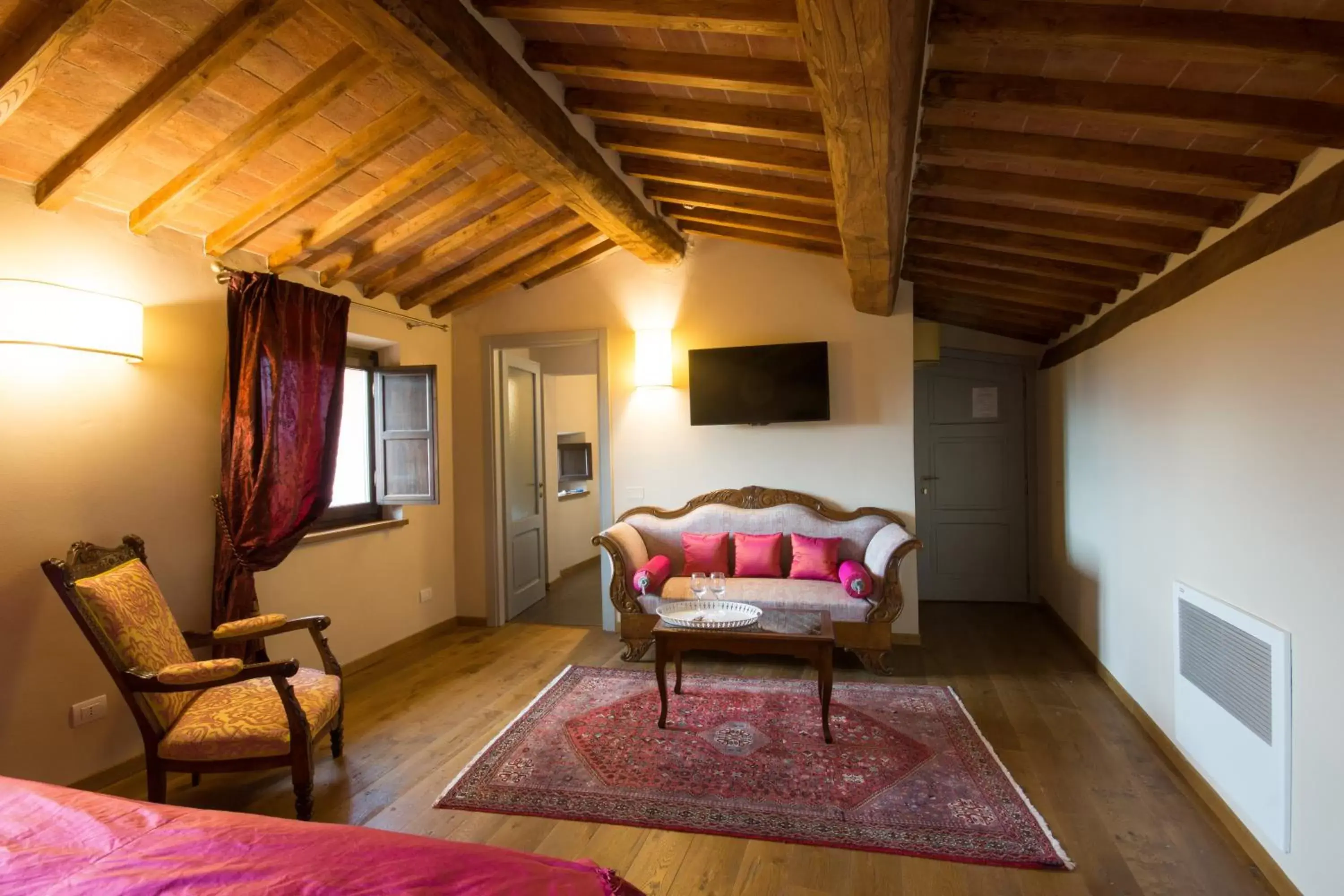 Photo of the whole room, Seating Area in Palazzo Pacini