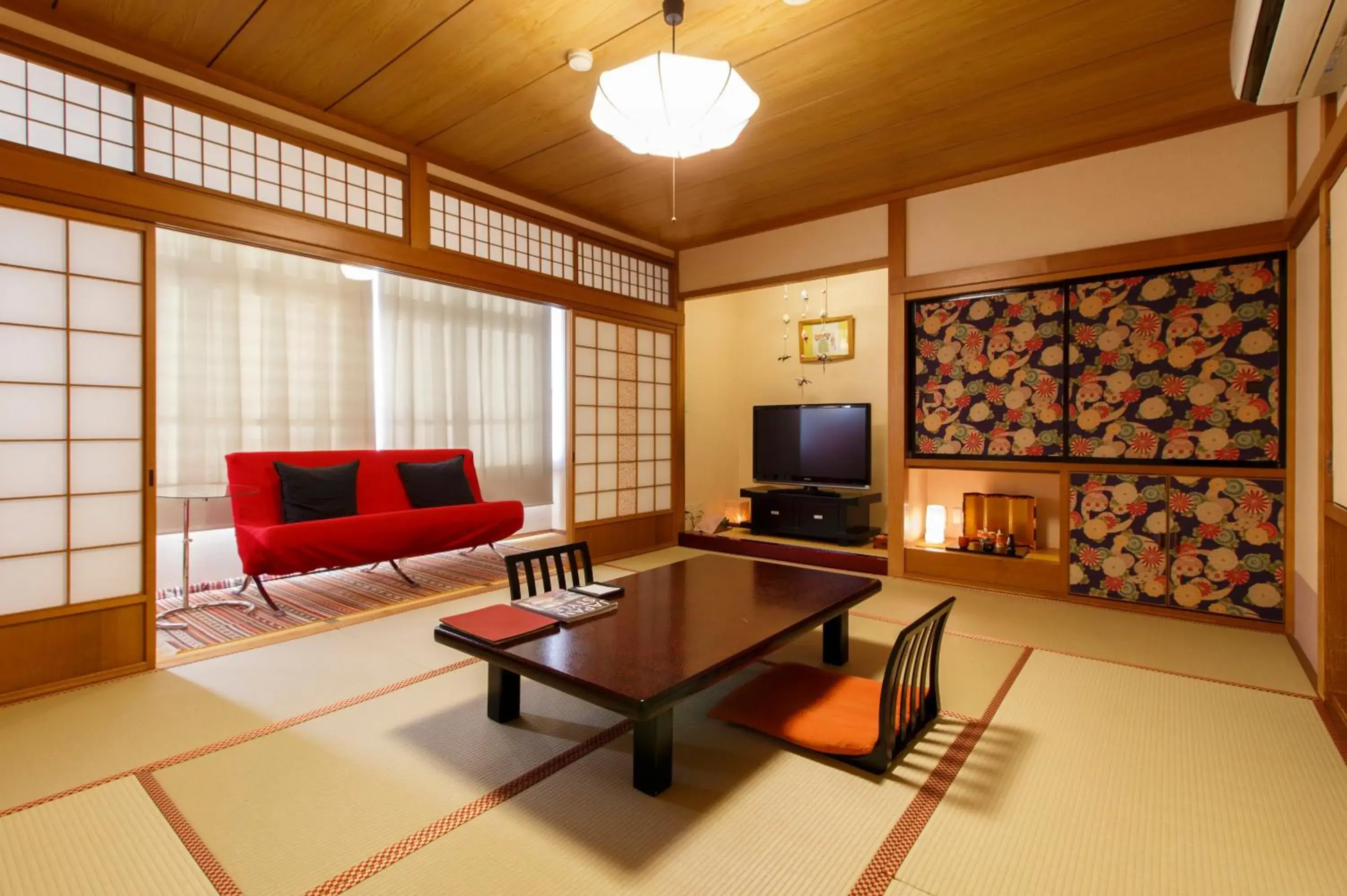 Photo of the whole room, Seating Area in Ryokan Oyado Koto No Yume