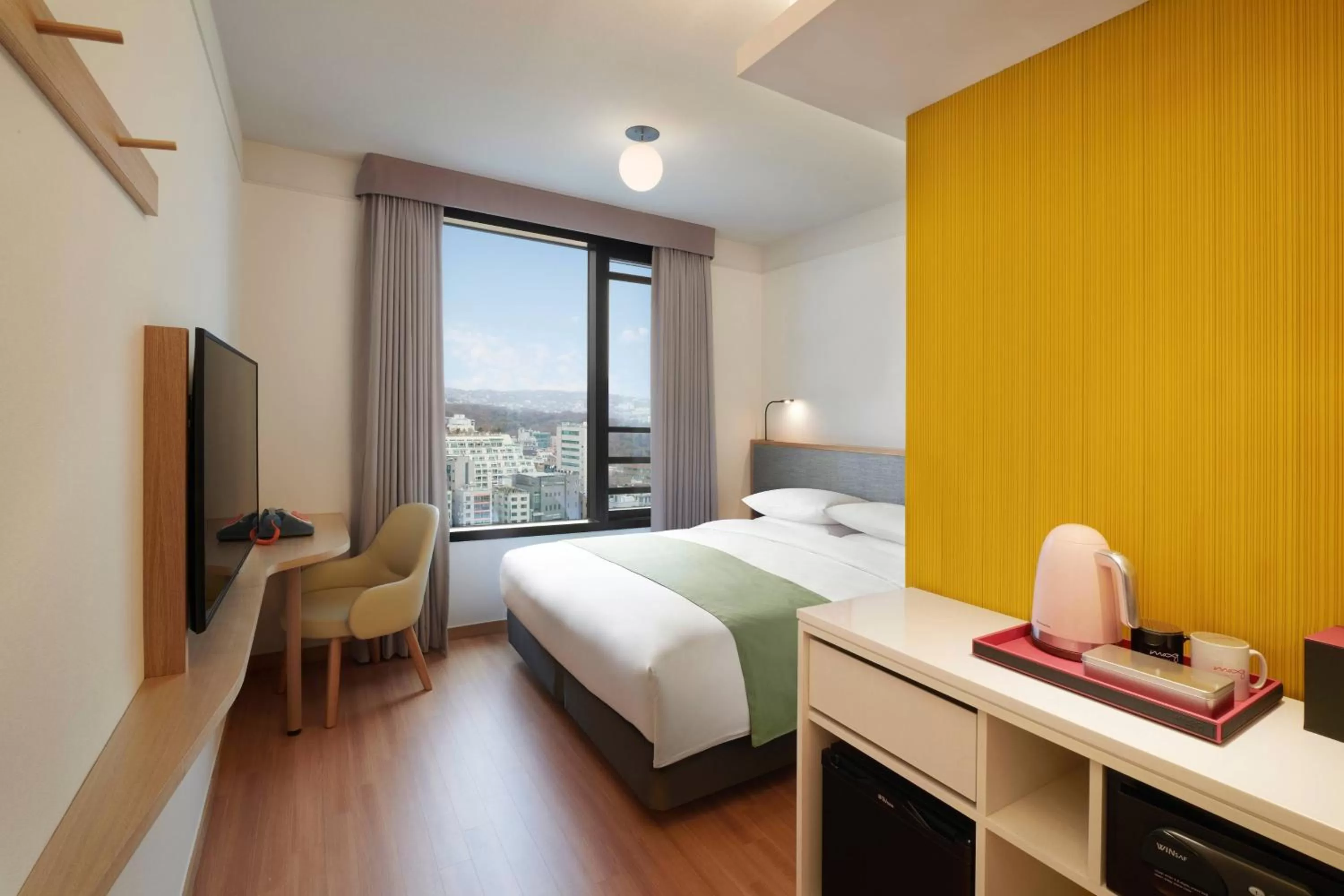 Photo of the whole room, Bed in Moxy Seoul Insadong