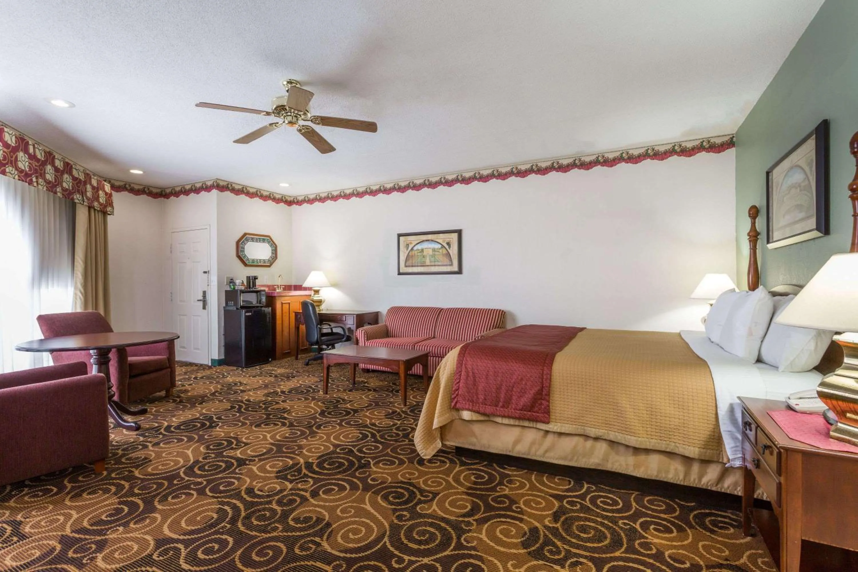 Photo of the whole room, Bed in Days Inn by Wyndham Orangeburg