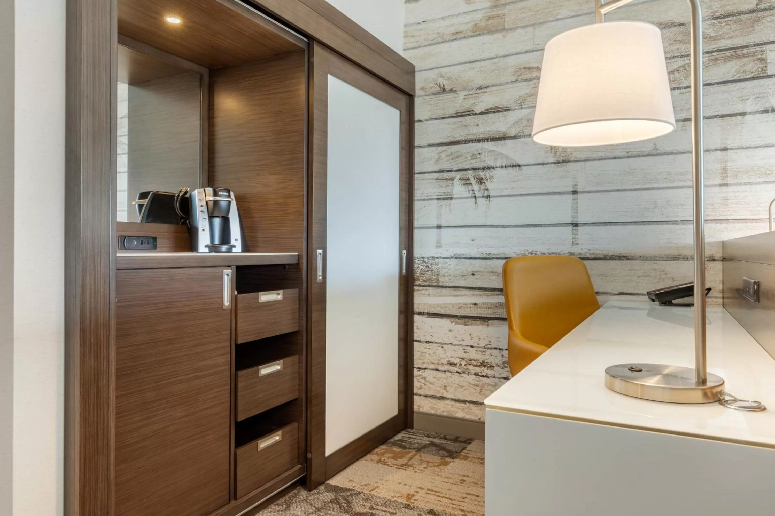 Area and facilities in Cambria Hotel Charleston Riverview