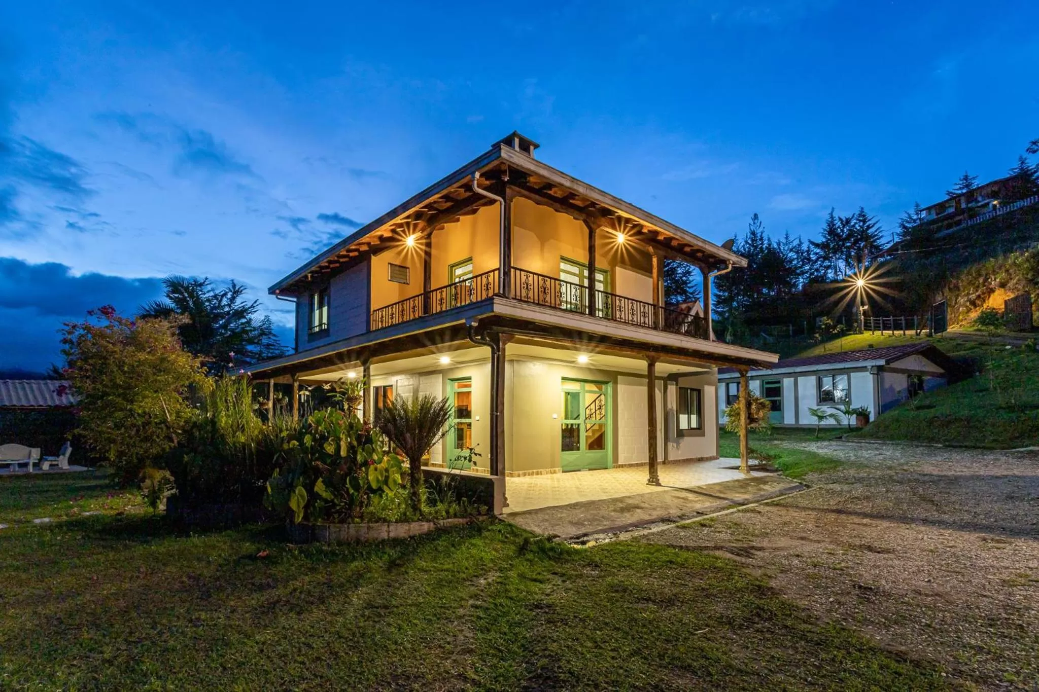 Night in Soy Local Guatape Campestre