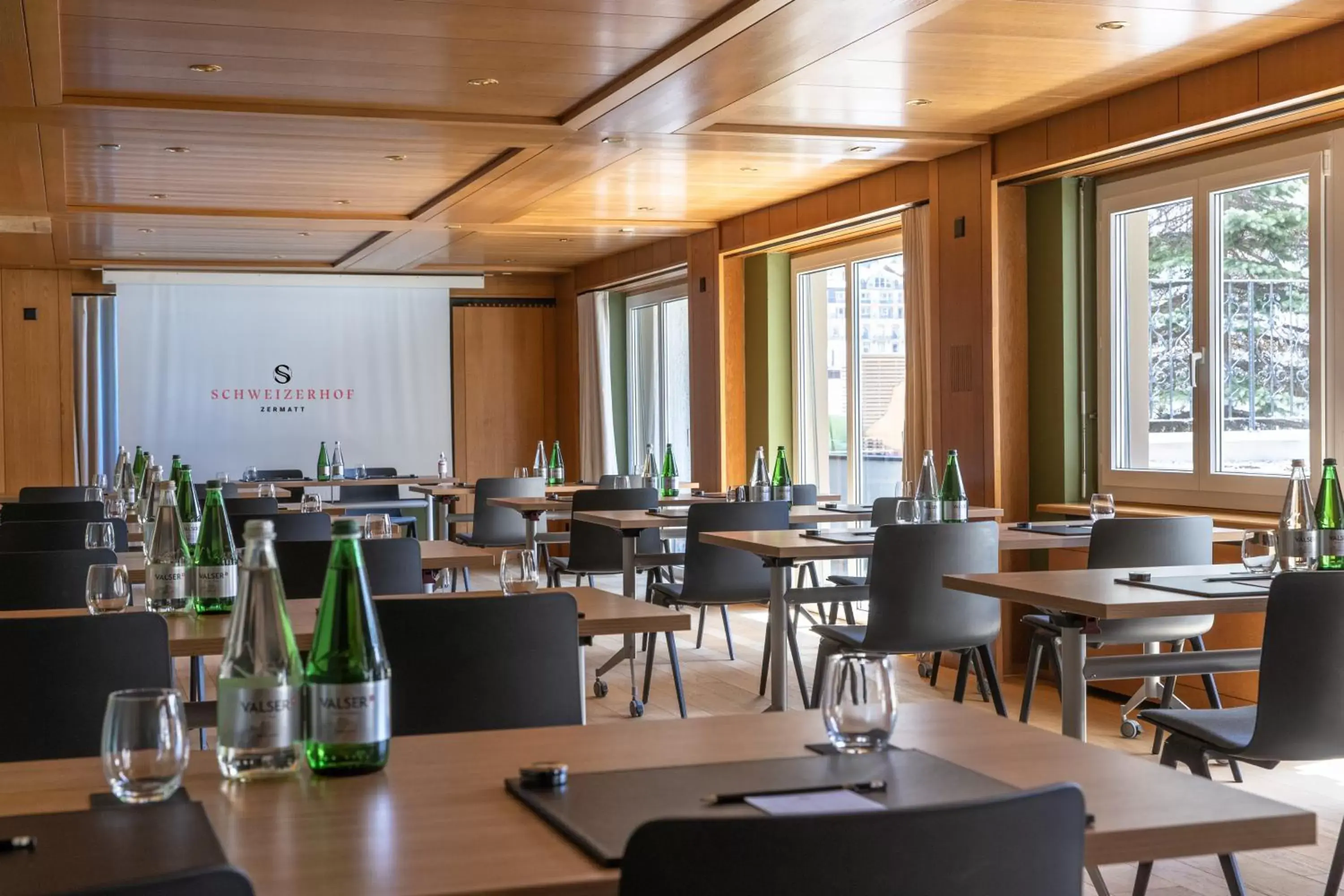 Meeting/conference room, Restaurant/Places to Eat in Schweizerhof Zermatt - a Small Luxury Hotel