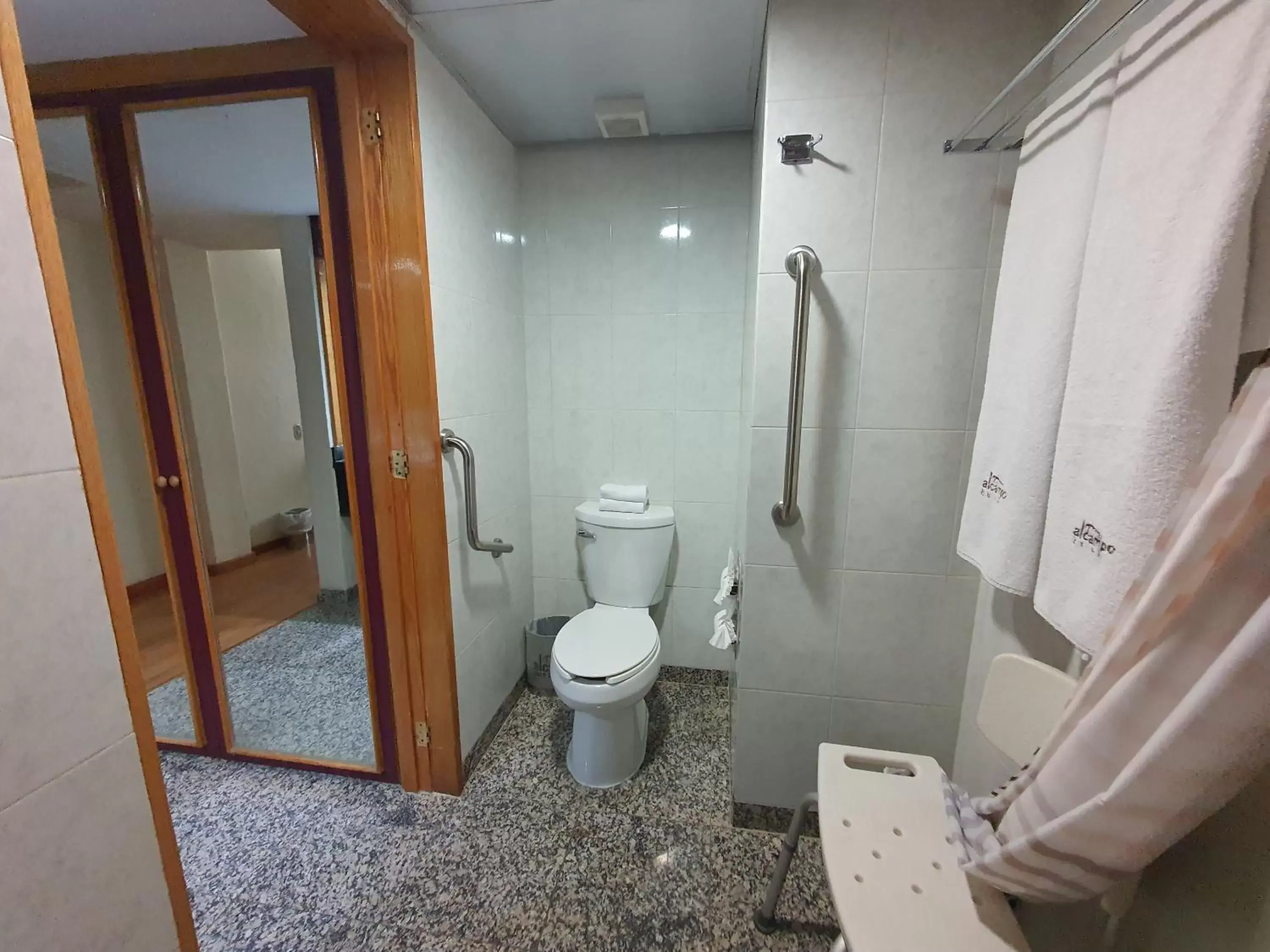 Bathroom in Hotel Alcampo