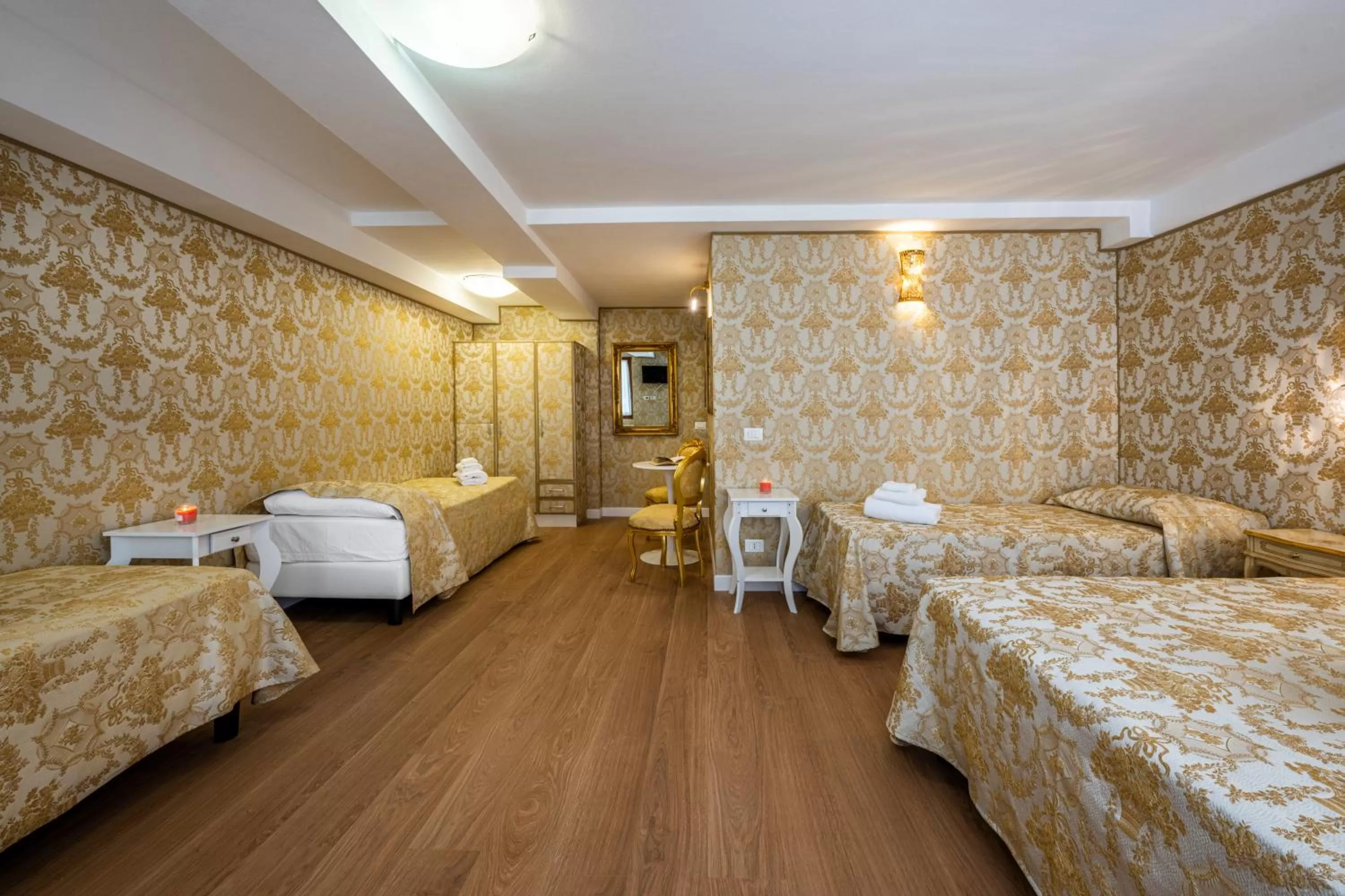 Bedroom, Bed in Hotel Apostoli Garden