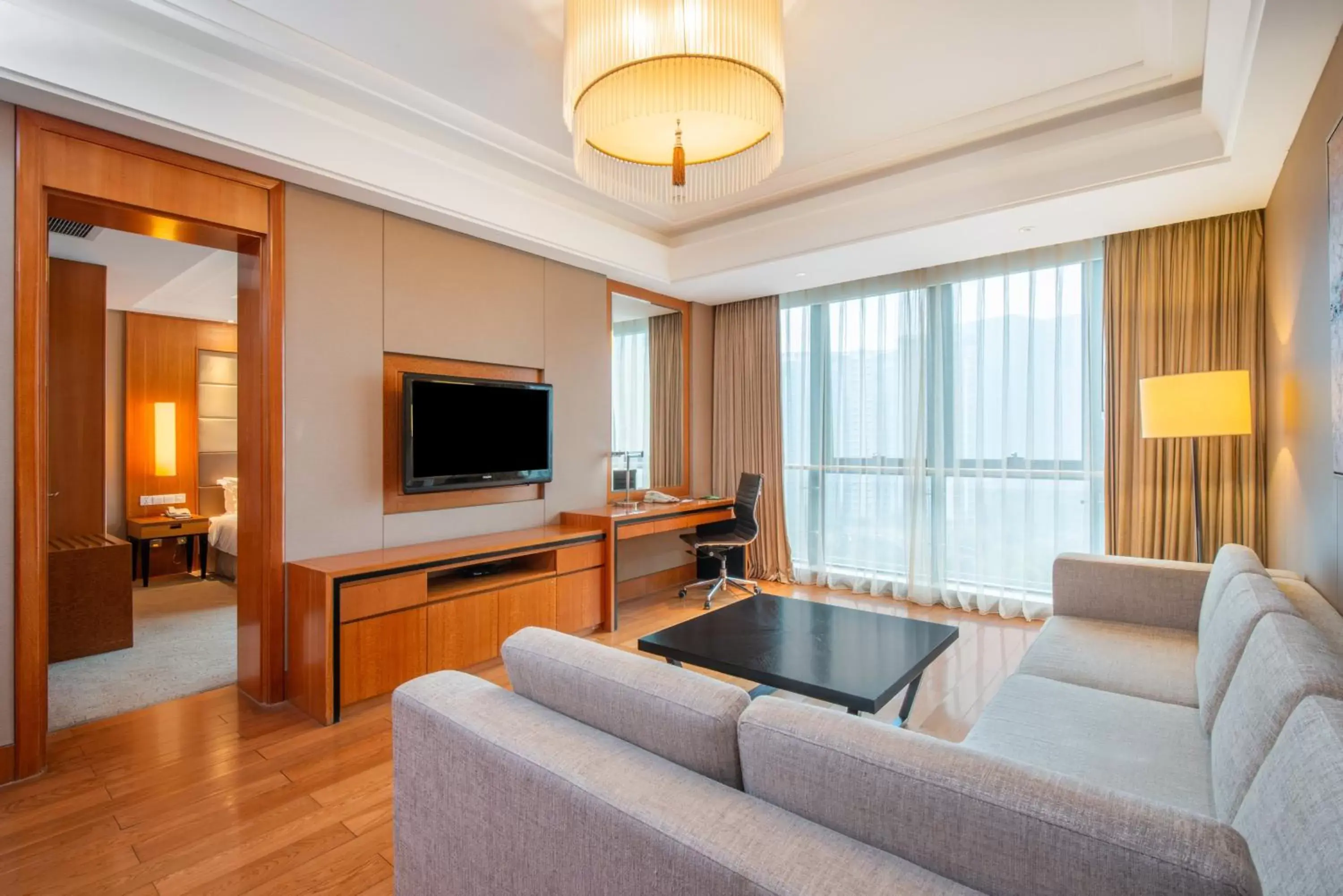 Photo of the whole room, Seating Area in Holiday Inn Hangzhou CBD, an IHG Hotel