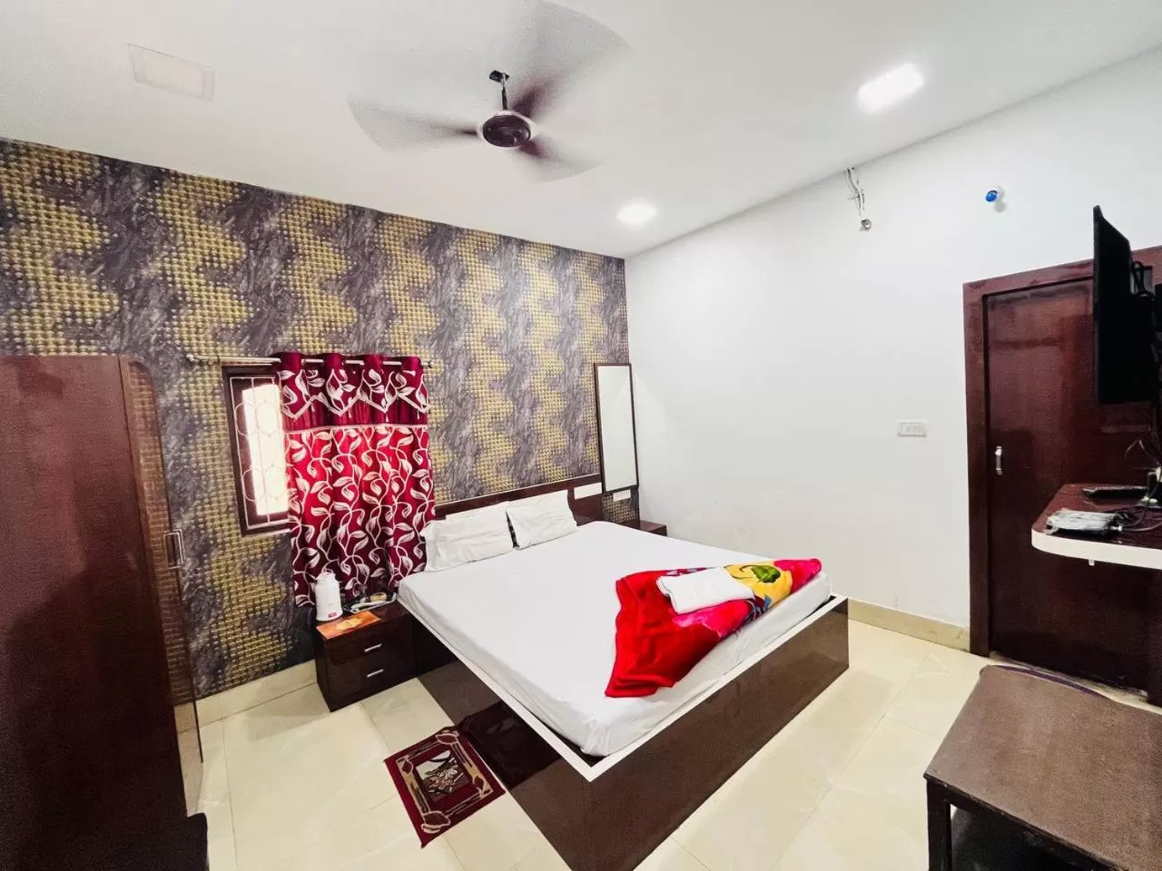 View (from property/room), Bed in Hotel Airlines