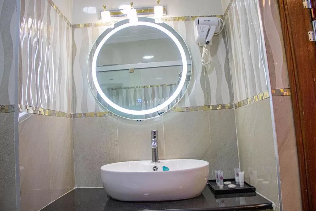 Bathroom in Vickmark Hotel