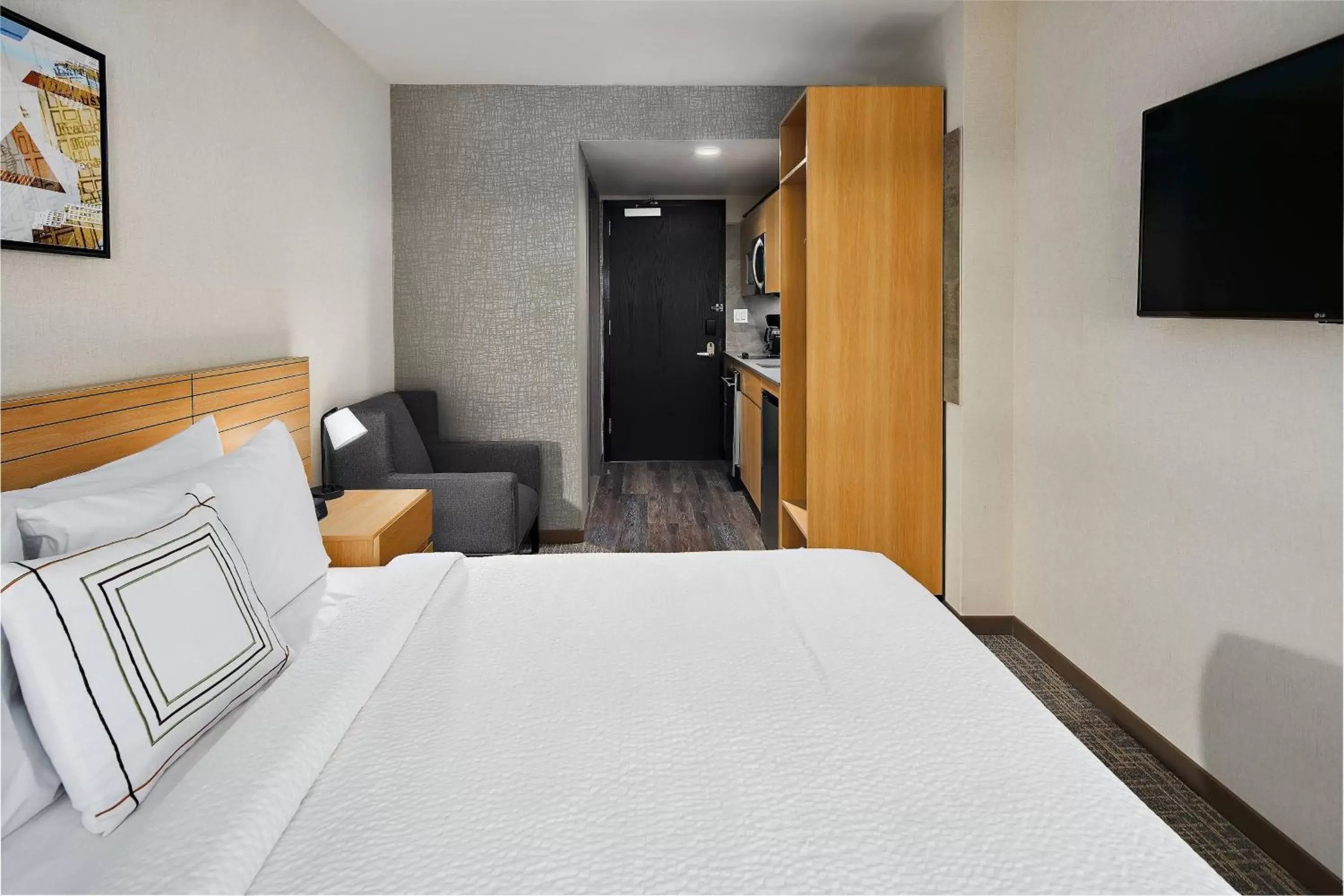 Photo of the whole room, Bed in TownePlace Suites by Marriott New York Manhattan/Times Square