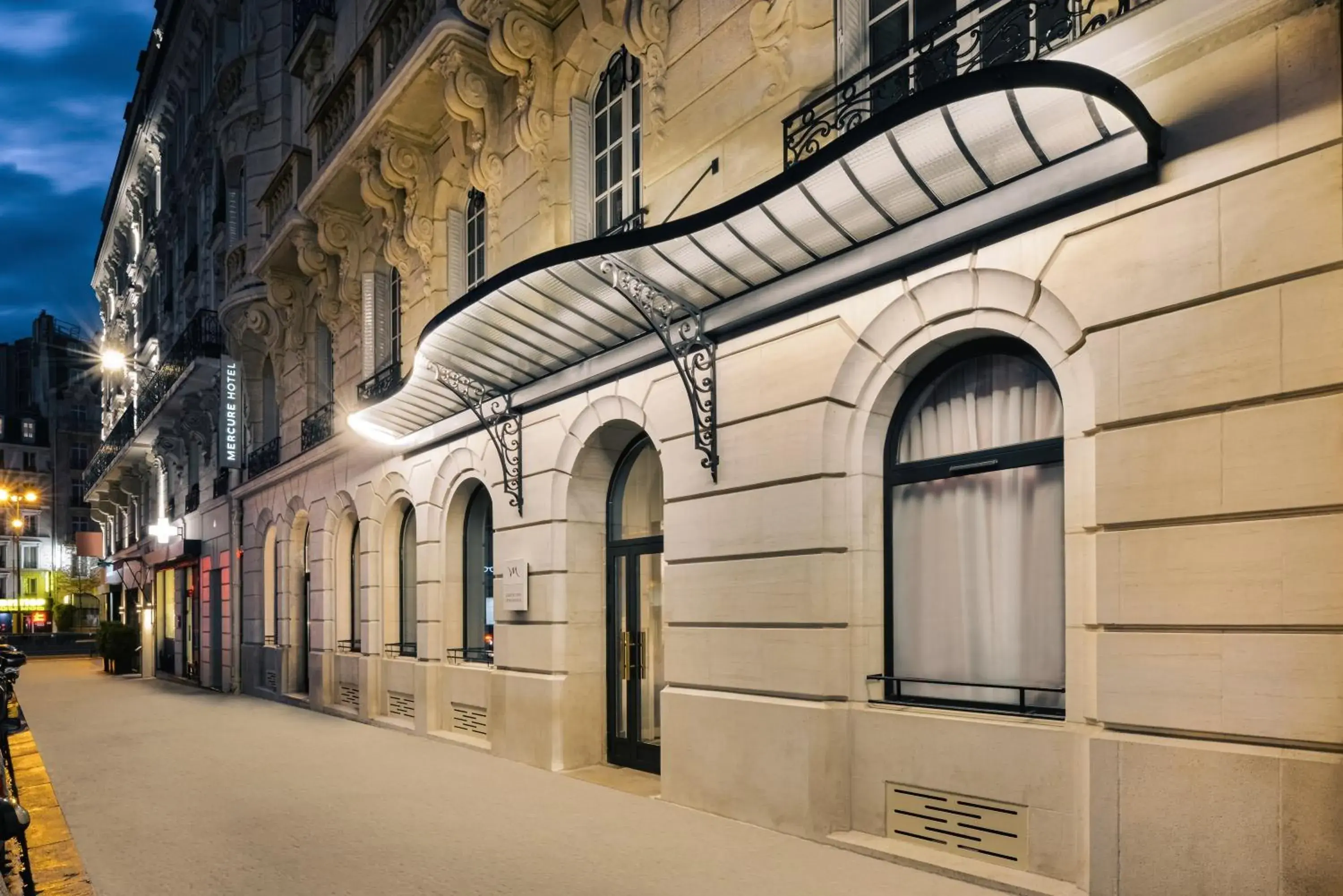 Facade/entrance, Property Building in Mercure Paris Gare De Lyon Opera Bastille