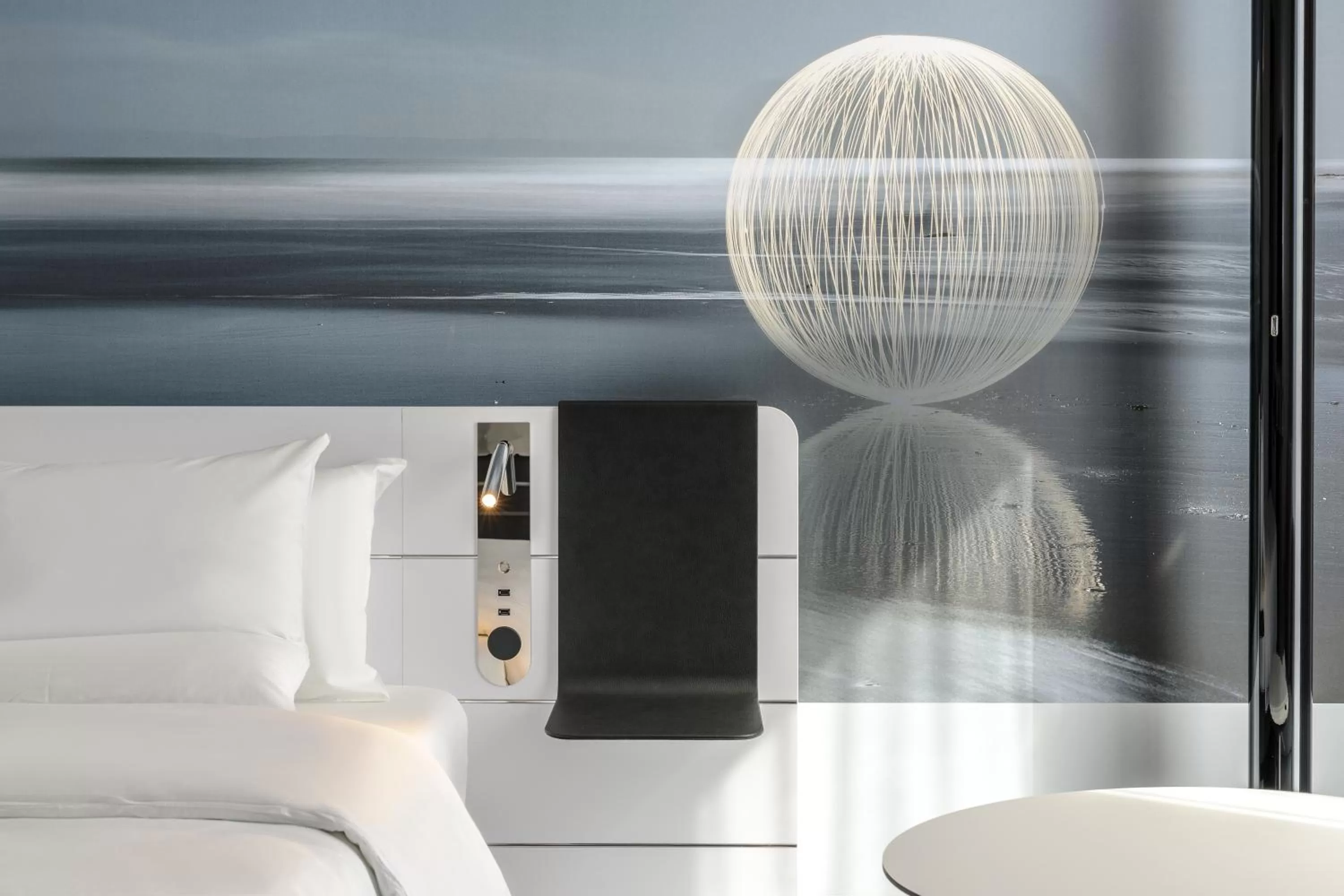 Photo of the whole room, Bed in Novotel Wien Hauptbahnhof