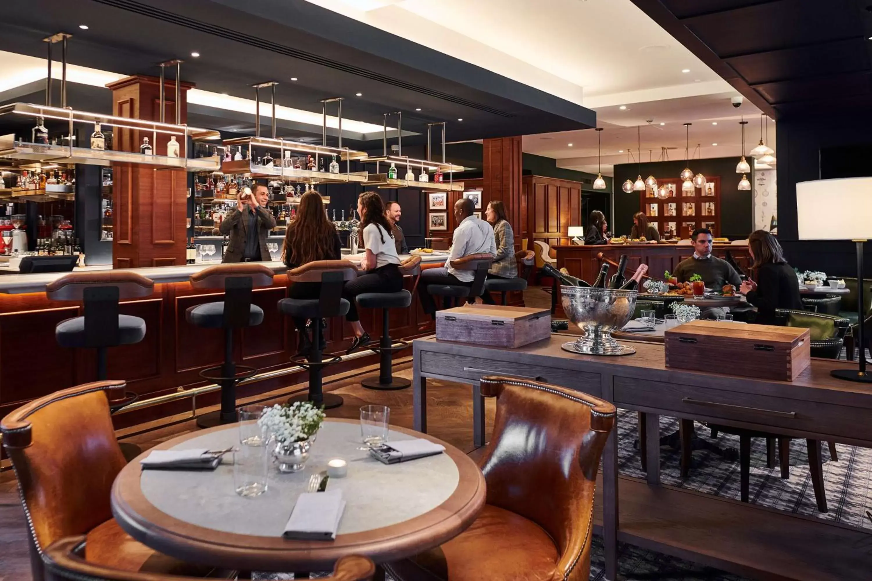 Lounge or bar, Restaurant/Places to Eat in Conrad London St James