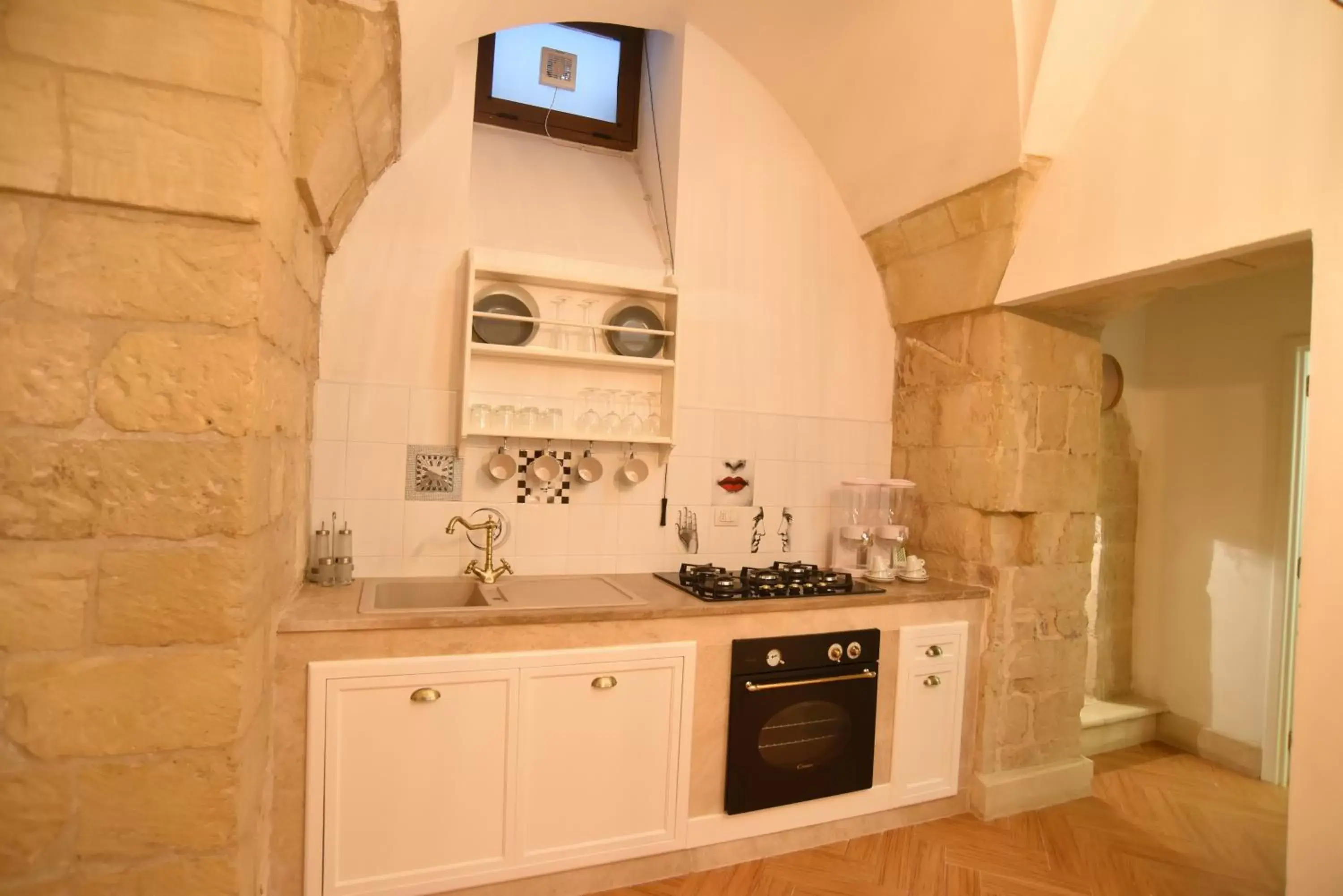 Kitchen or kitchenette, Kitchen/Kitchenette in Cadelli Luxury Suite & Apartments