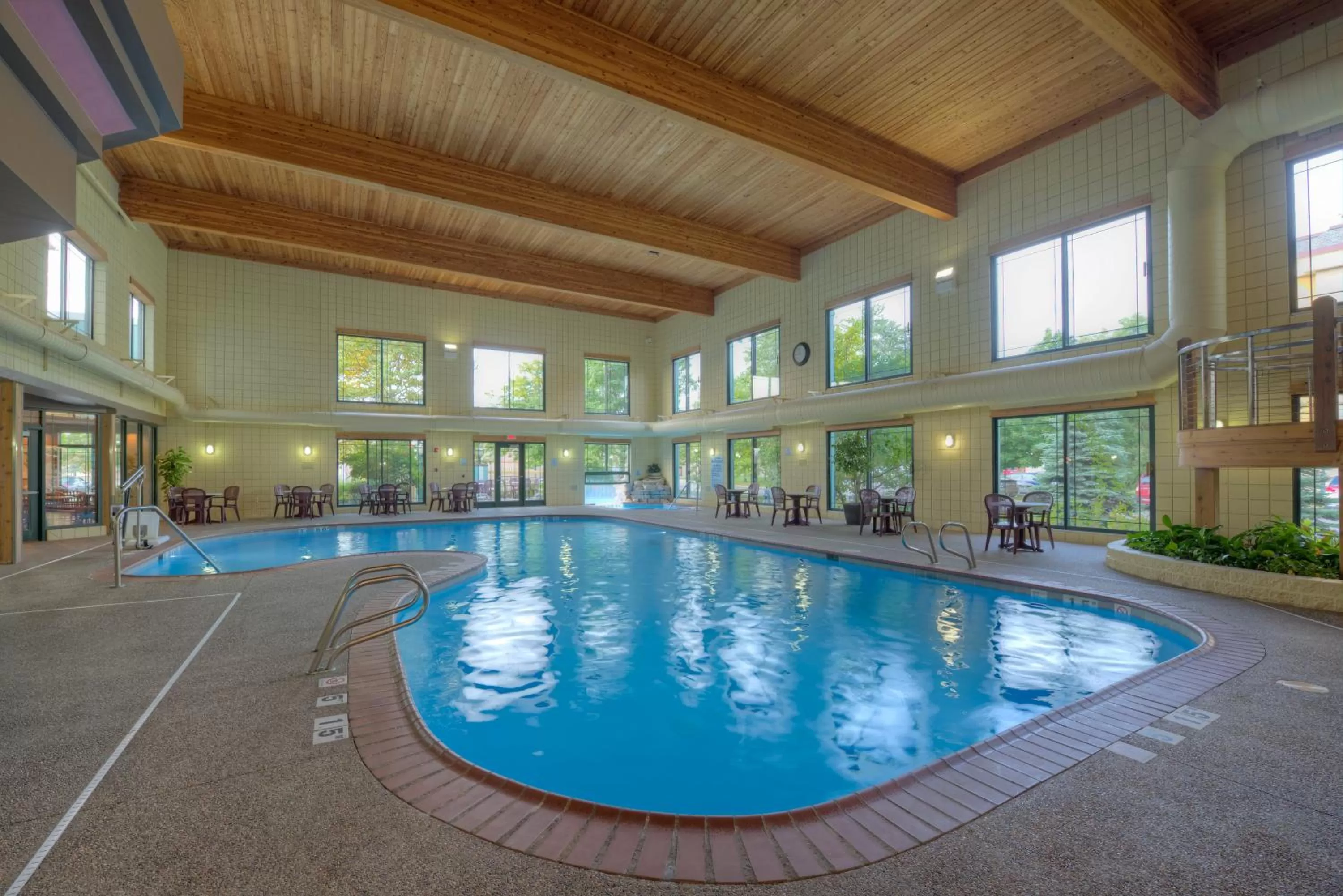 Swimming pool in Holiday Inn Express Holland by IHG