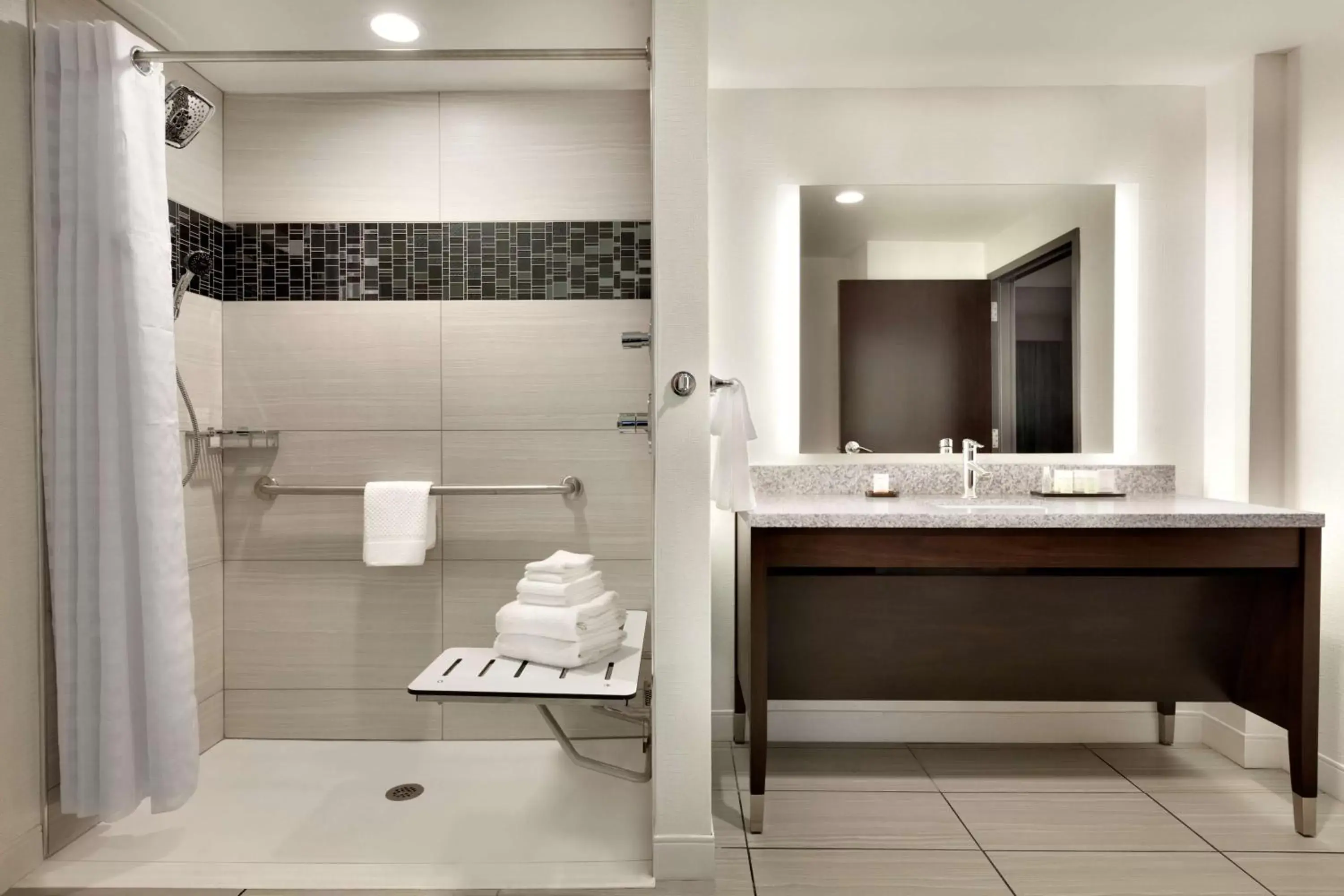 Bathroom in Embassy Suites by Hilton Atlanta NE Gwinnett Sugarloaf