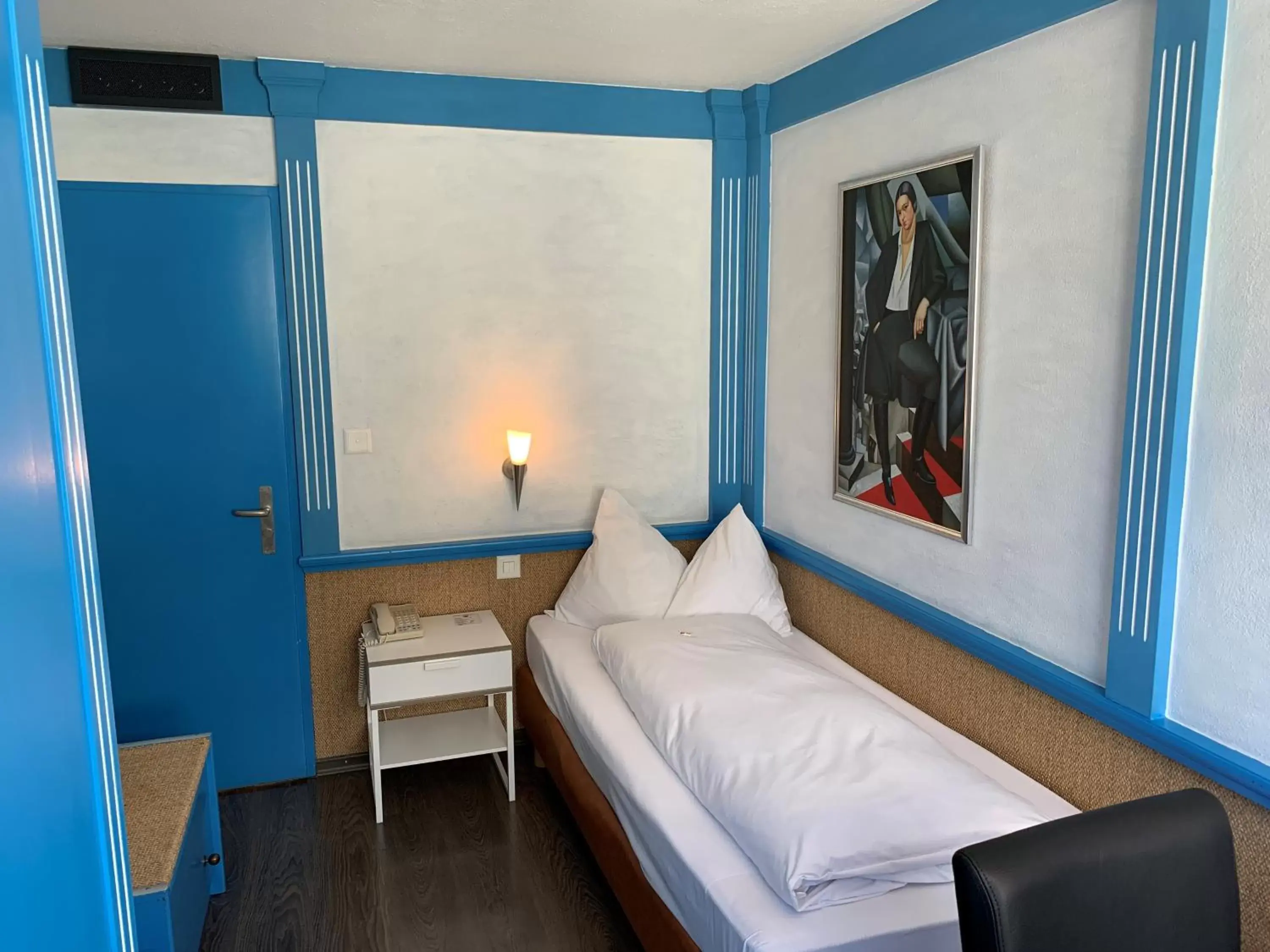 Bedroom, Bed in Hotel Luzernerhof